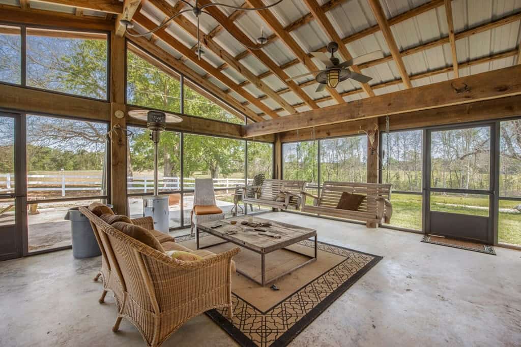 1250 Acre Timberland Lodge on the Tickfaw River South MS