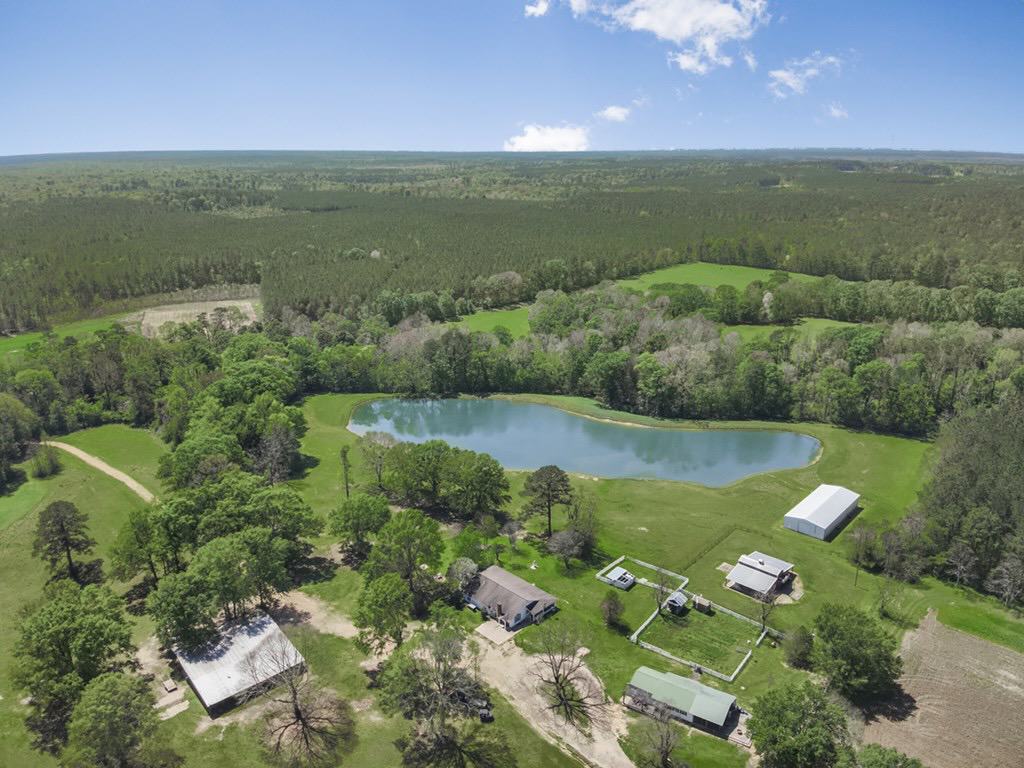 1250 Acre Timberland Lodge on the Tickfaw River South MS