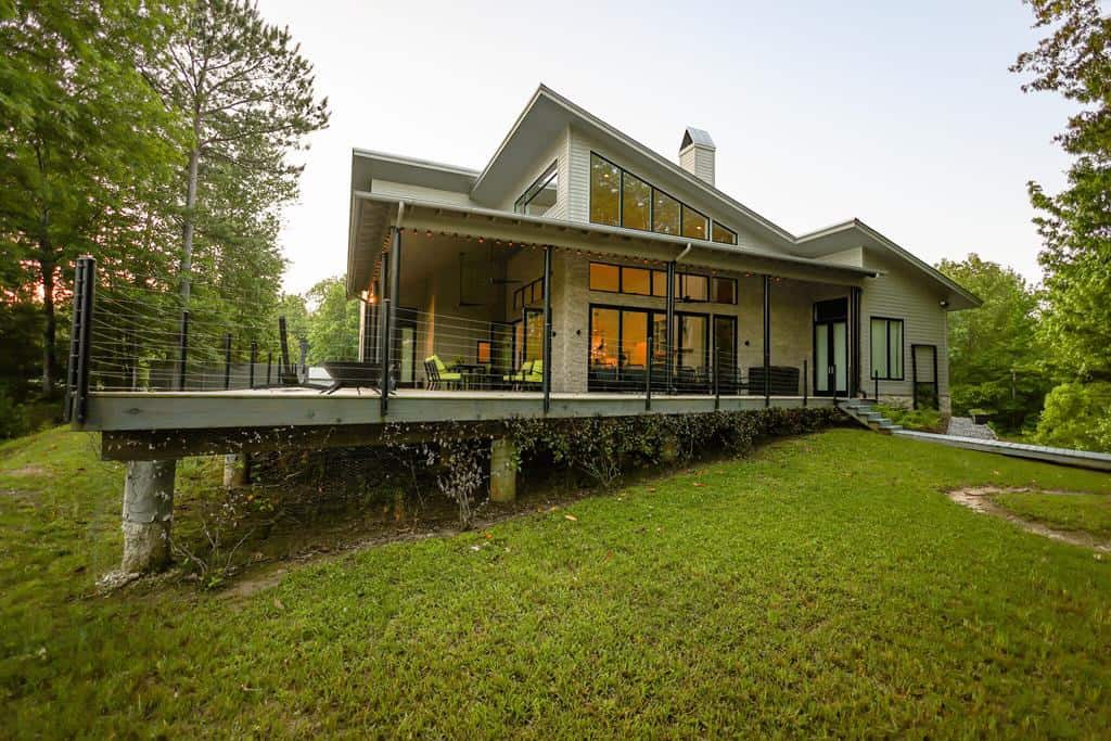 400+/- Acres with Modern Home Wilkinson County, Mississippi
