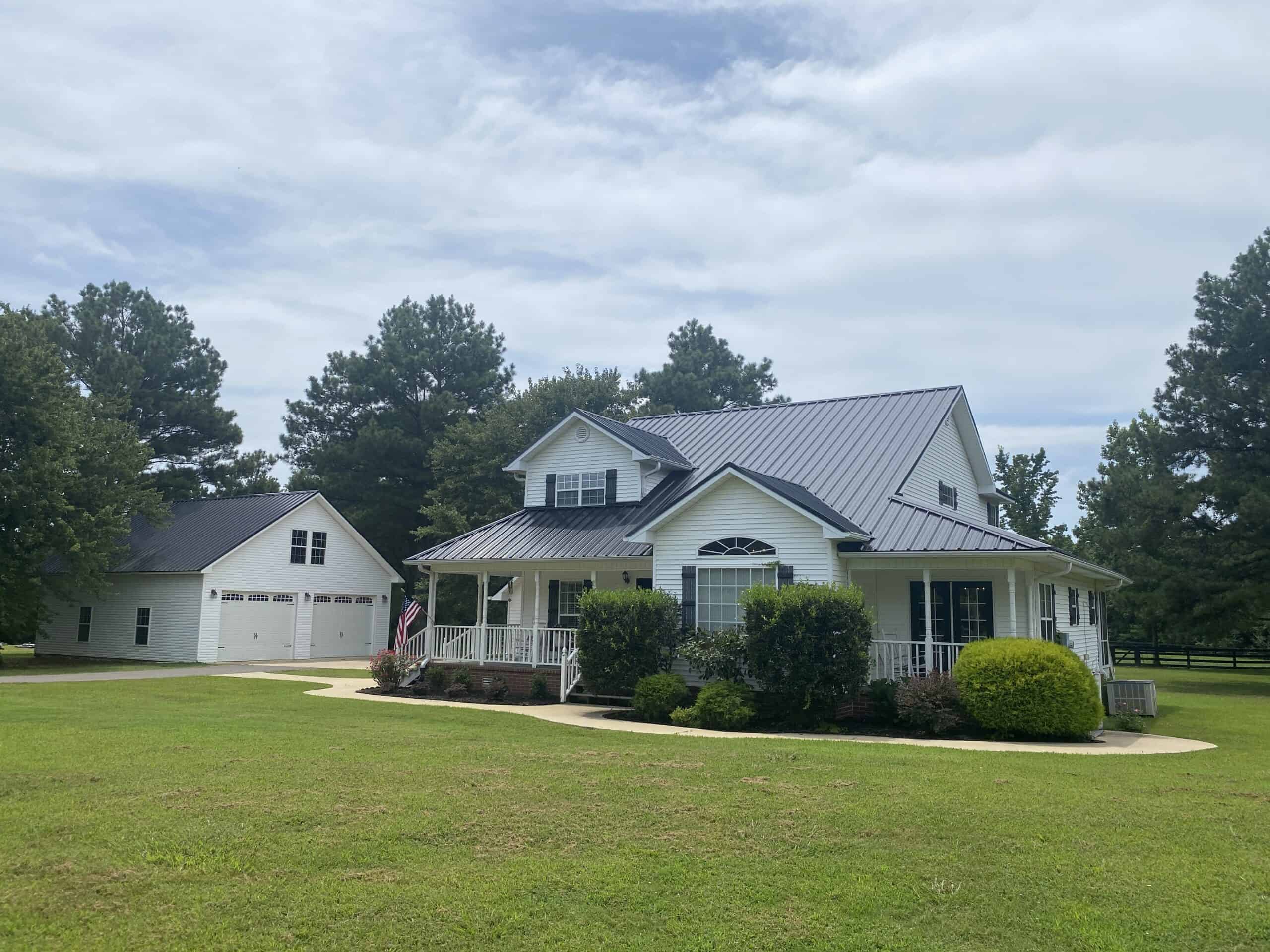 BEAUTIFUL HOME ON ACREAGE FOR SALE IN TN, SHOP, 27.5 AC+/-