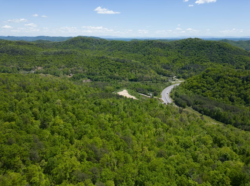 Serene Haven in East Tennessee: Embrace Nature’s Splendor