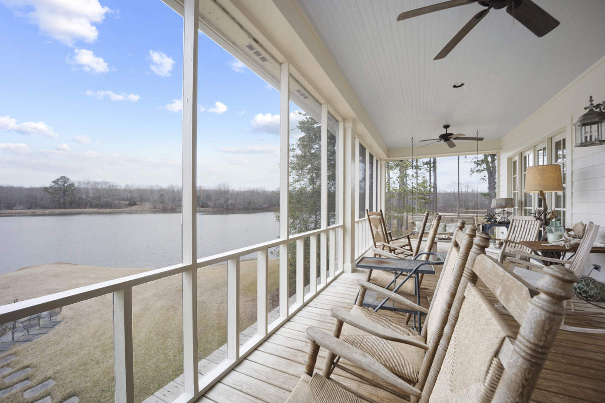 668 Acre Turnkey Hunting Property Sleeps 22 in West AL