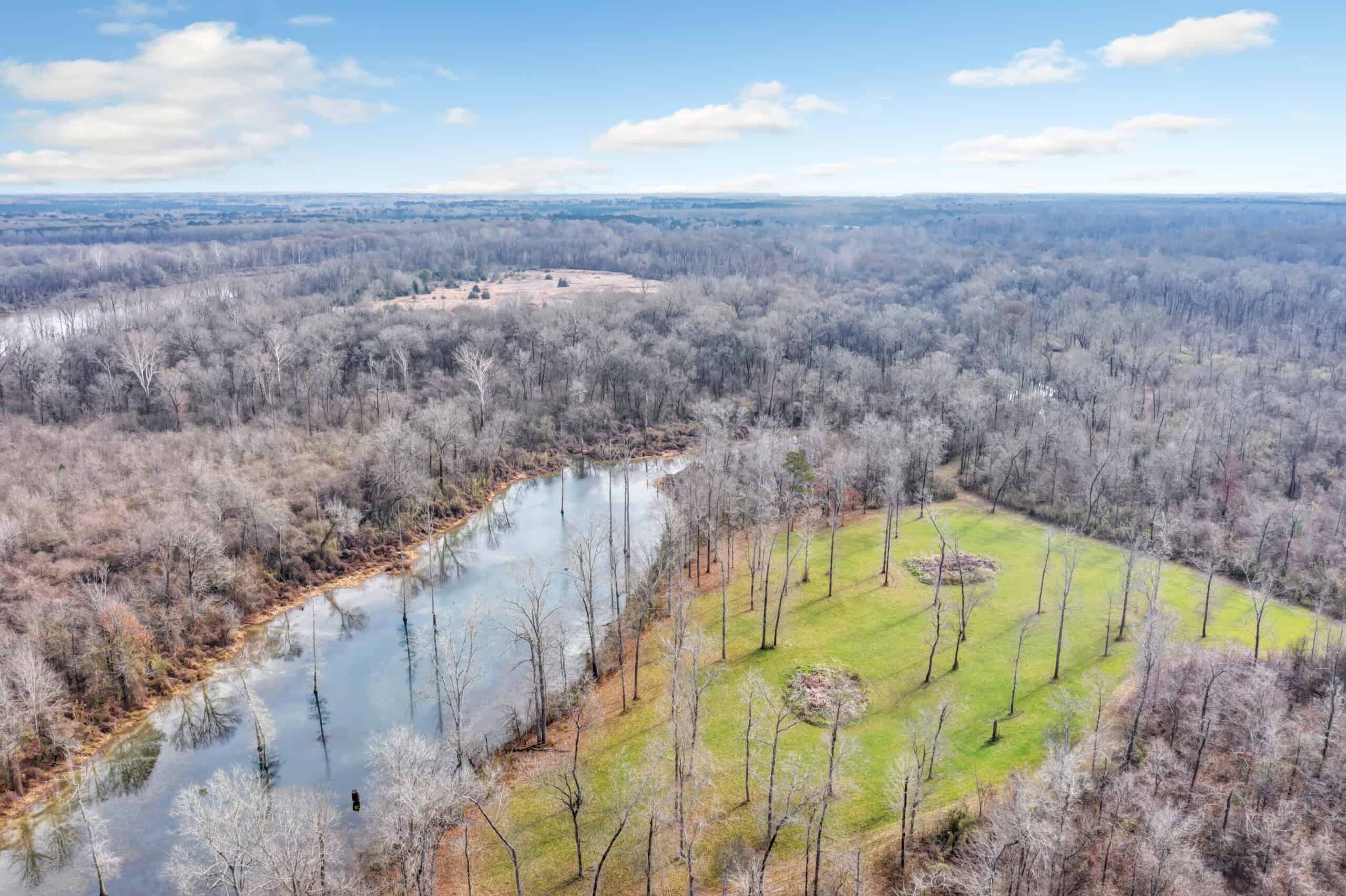 668 Acre Turnkey Hunting Property Sleeps 22 in West AL