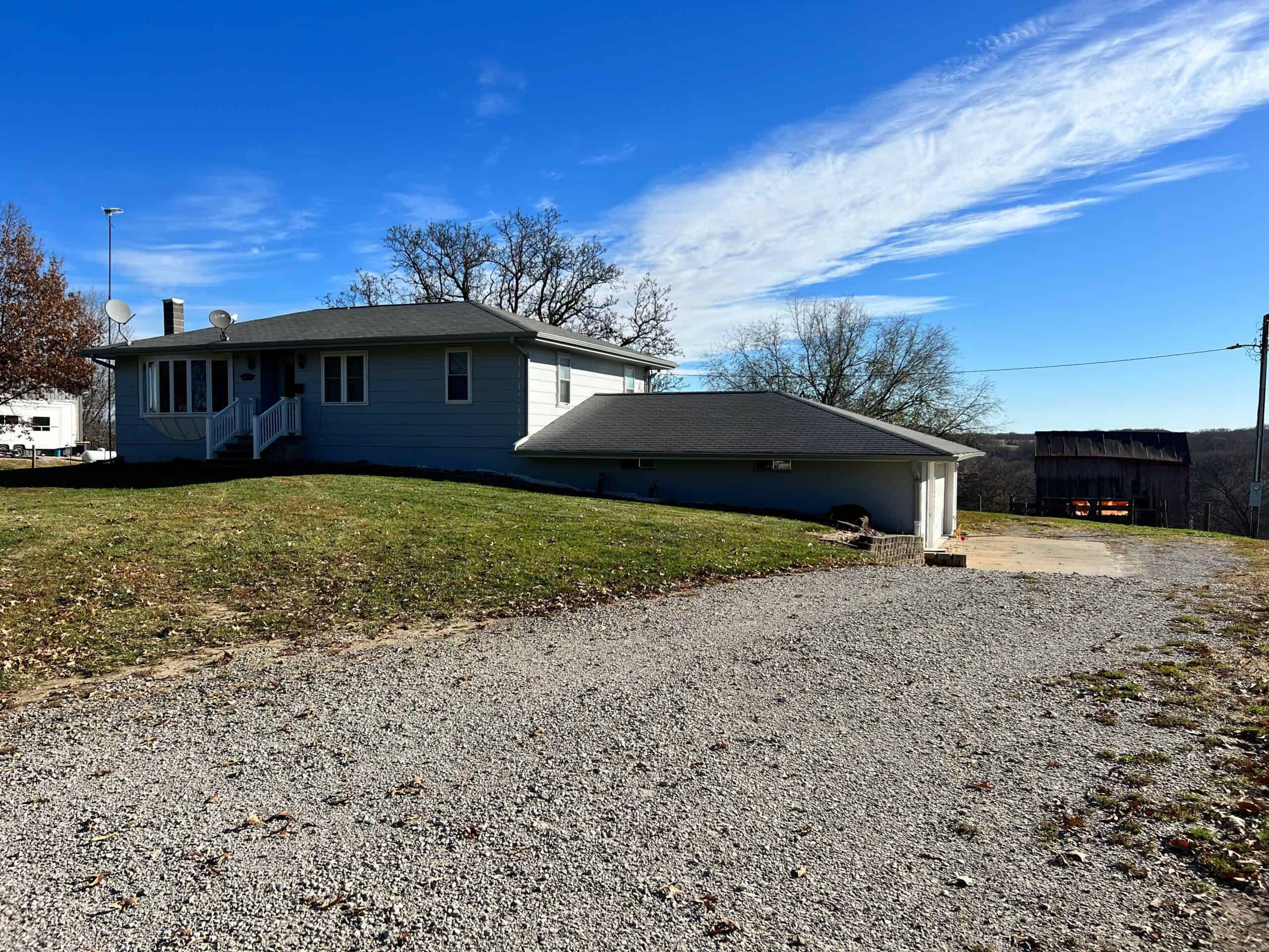 Wapello, IA House and 30 acres