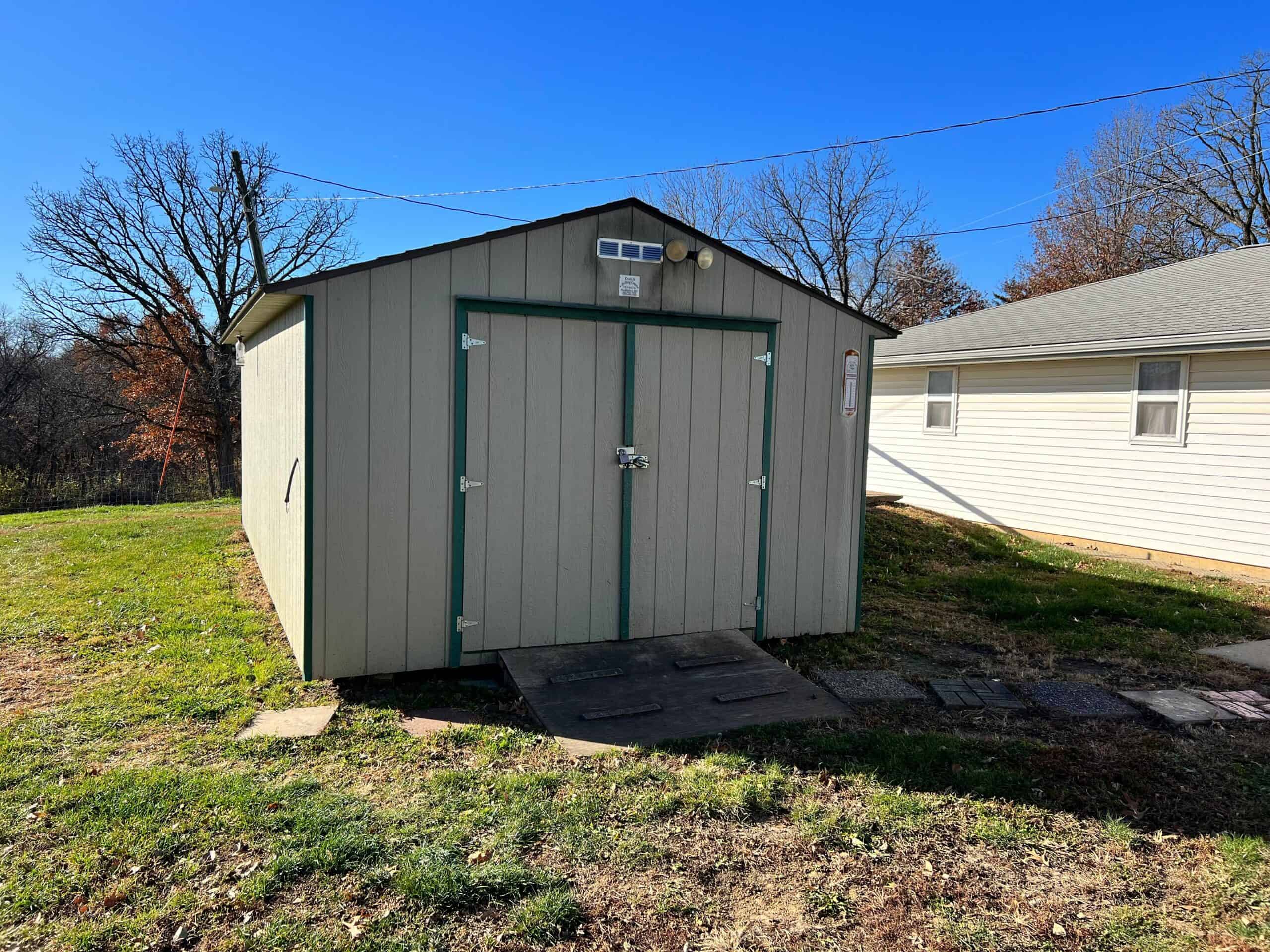 Wapello, IA House and 30 acres