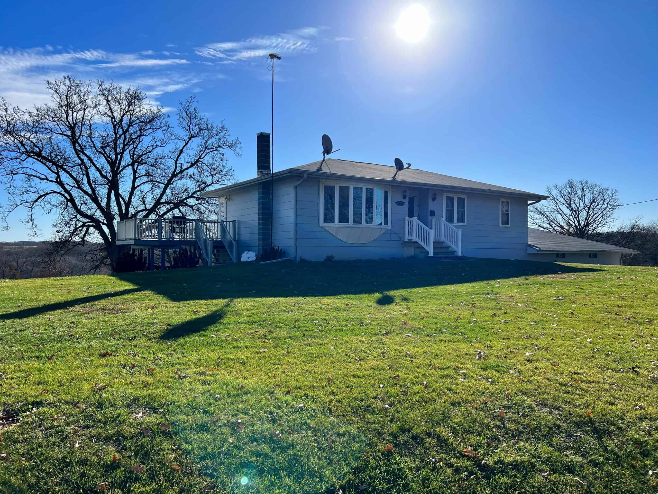 Wapello, IA House and 30 acres
