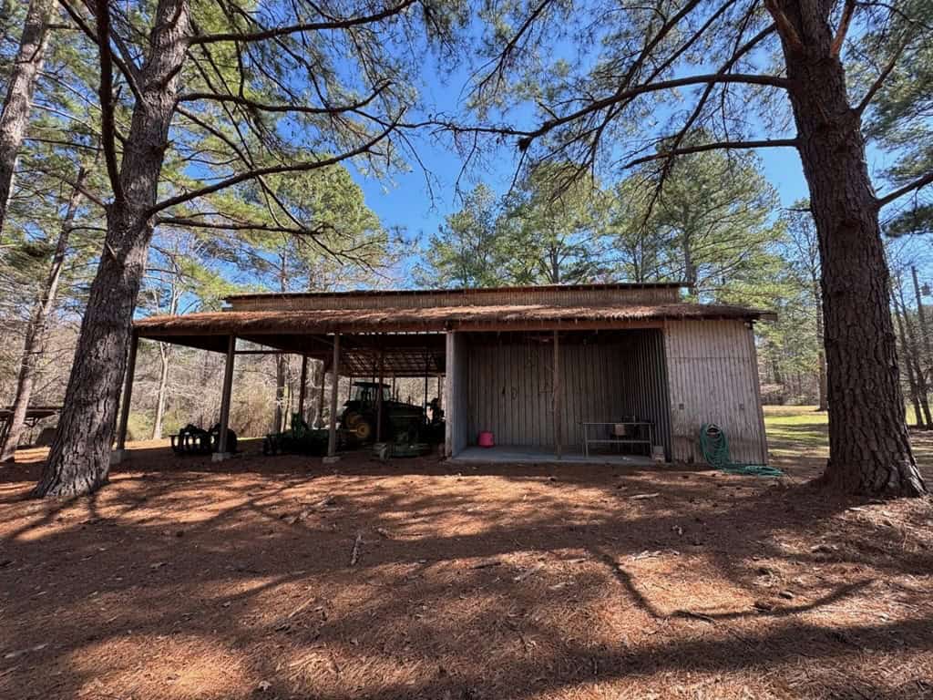 Hunting Land For Sale with Lodge in Franklin County MS