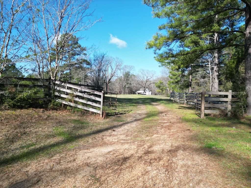Hunting Land For Sale with Lodge in Franklin County MS
