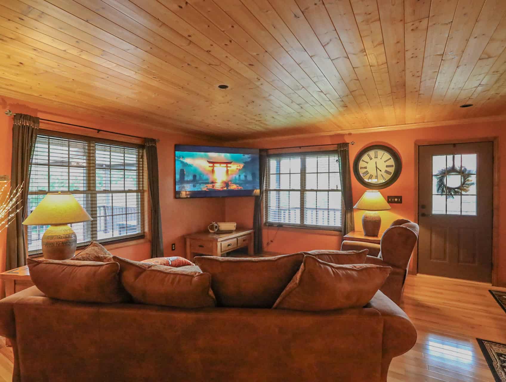 Home & cabins for sale adjoining Daniel Boone National Forest in KY