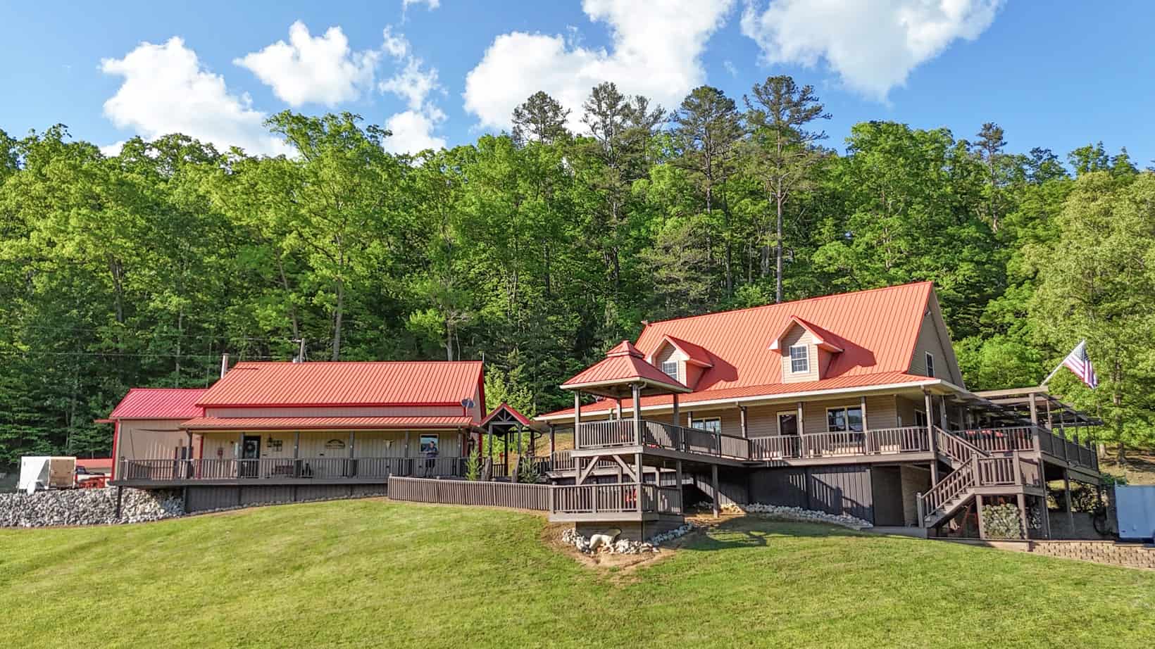 Home & cabins for sale adjoining Daniel Boone National Forest in KY