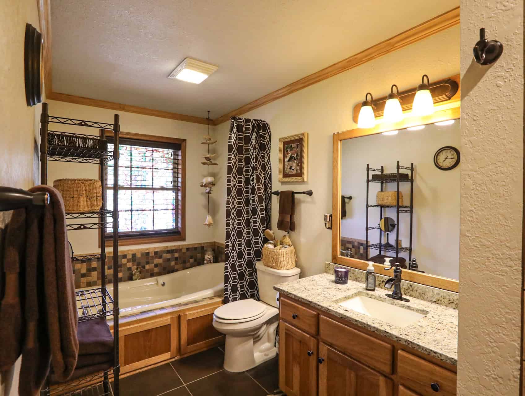 Home & cabins for sale adjoining Daniel Boone National Forest in KY