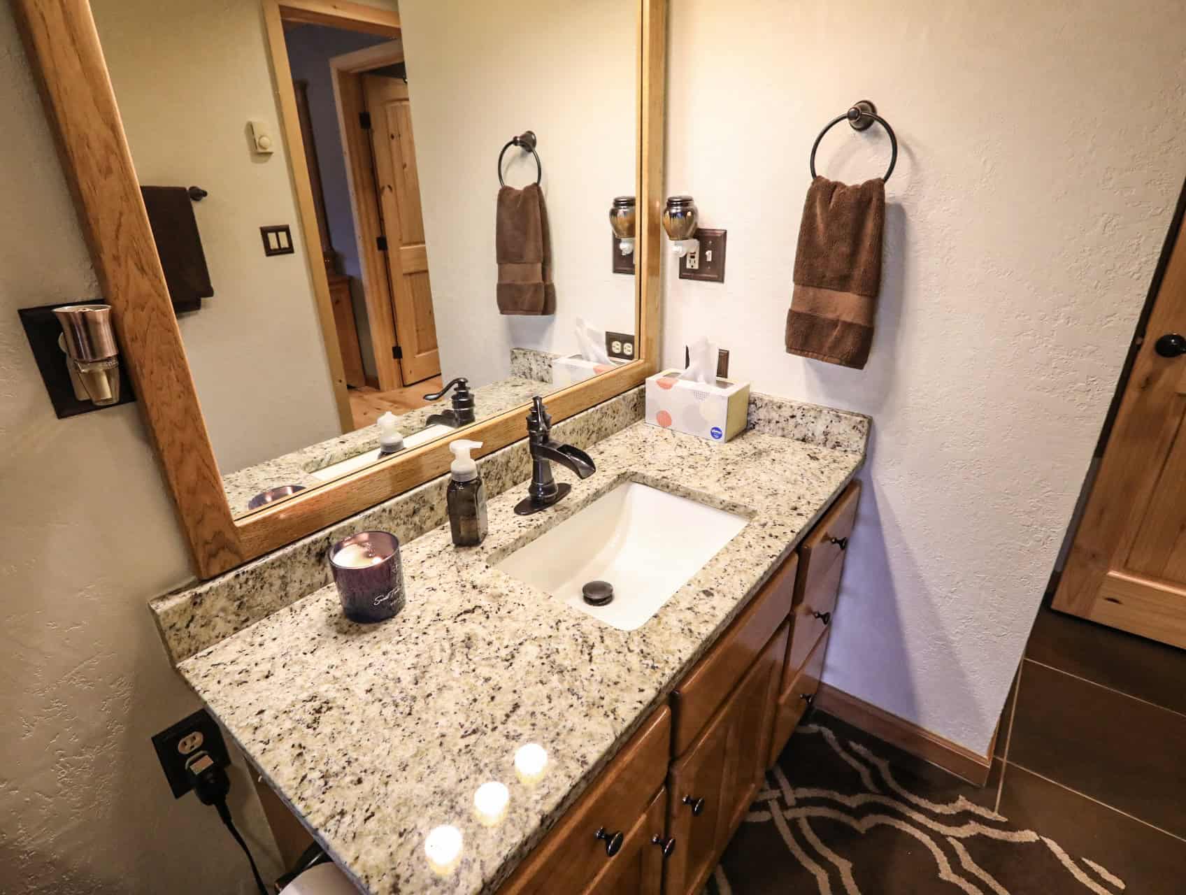 Home & cabins for sale adjoining Daniel Boone National Forest in KY