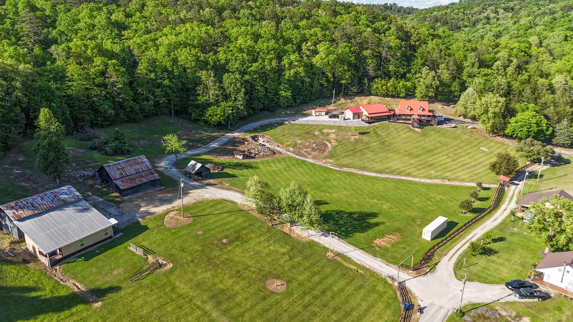Home & cabins for sale adjoining Daniel Boone National Forest in KY