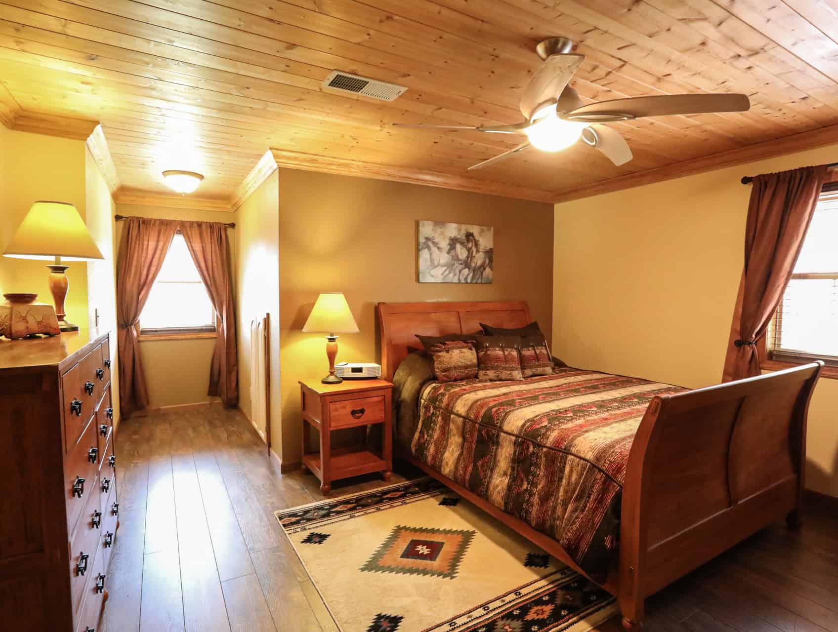 Home & cabins for sale adjoining Daniel Boone National Forest in KY