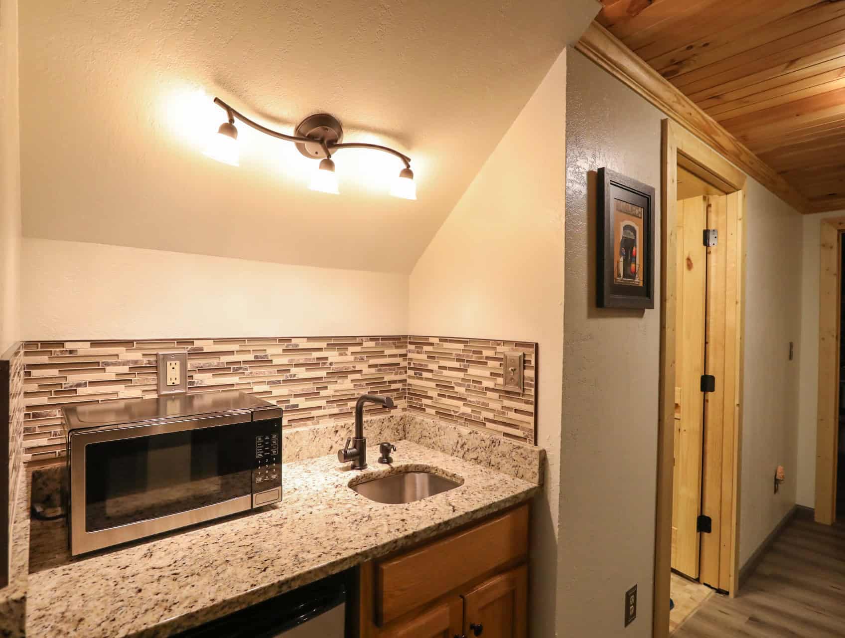 Home & cabins for sale adjoining Daniel Boone National Forest in KY