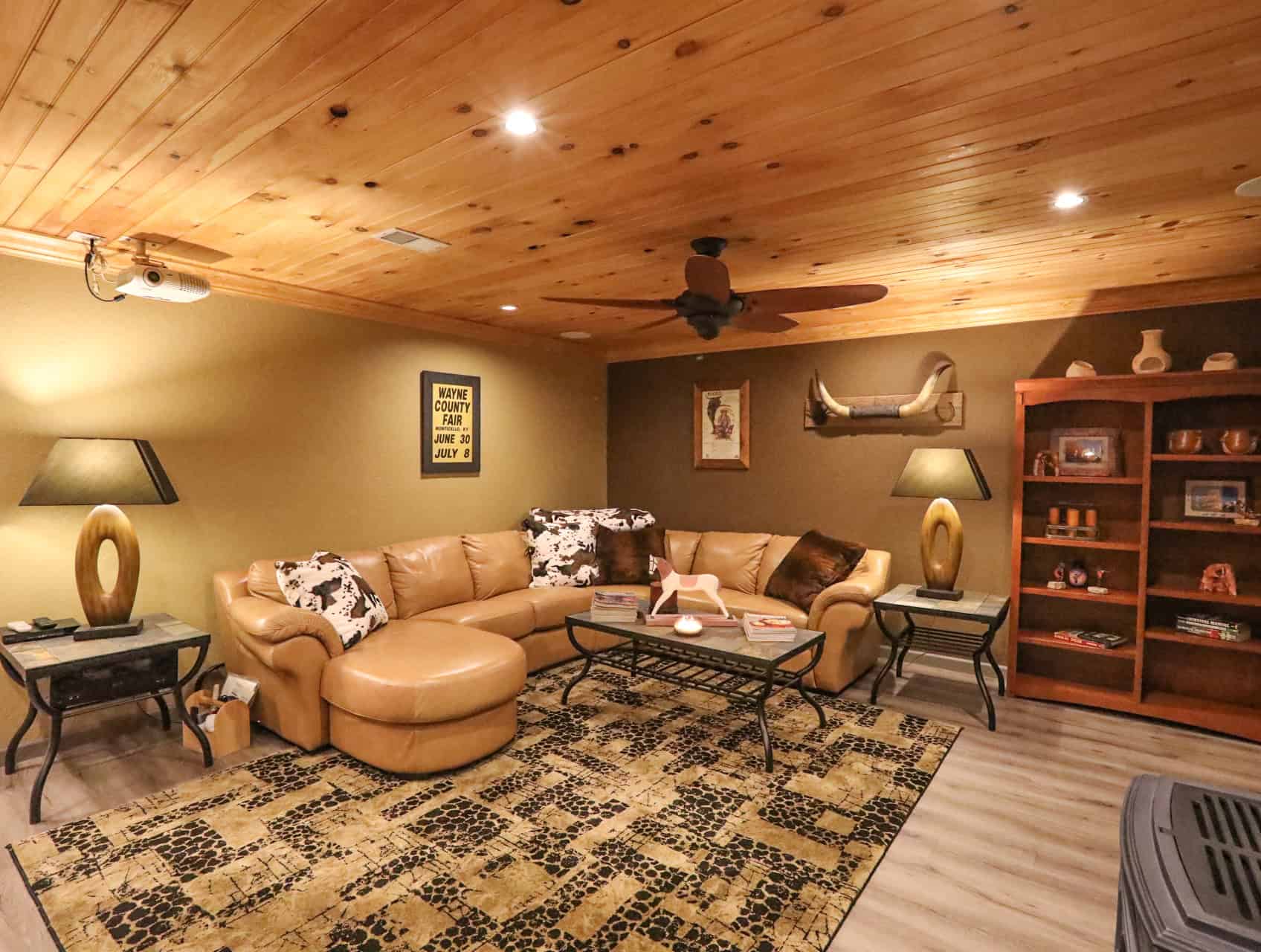Home & cabins for sale adjoining Daniel Boone National Forest in KY