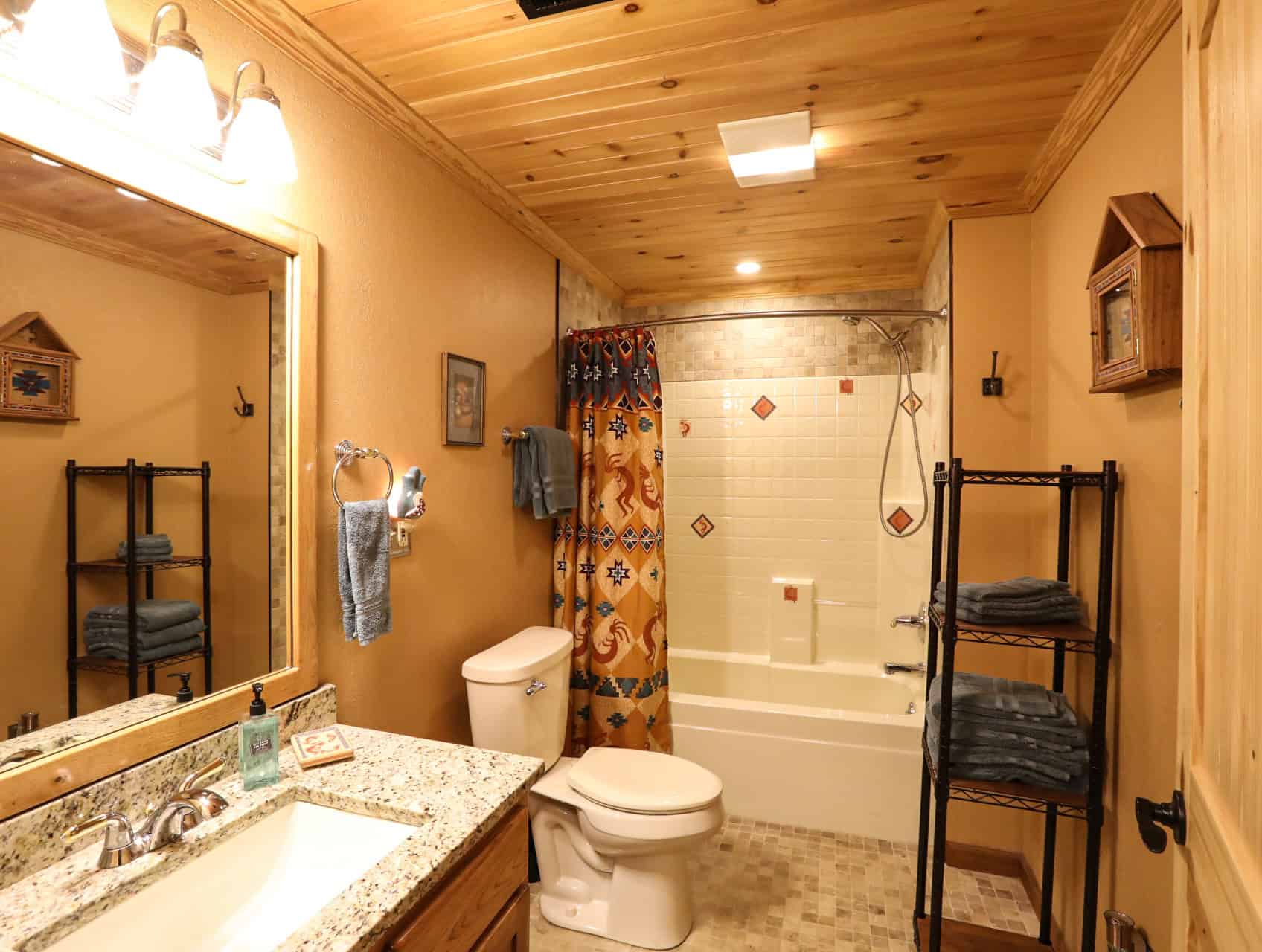 Home & cabins for sale adjoining Daniel Boone National Forest in KY