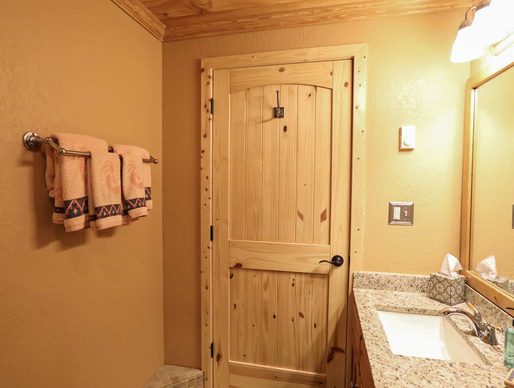 Home & cabins for sale adjoining Daniel Boone National Forest in KY