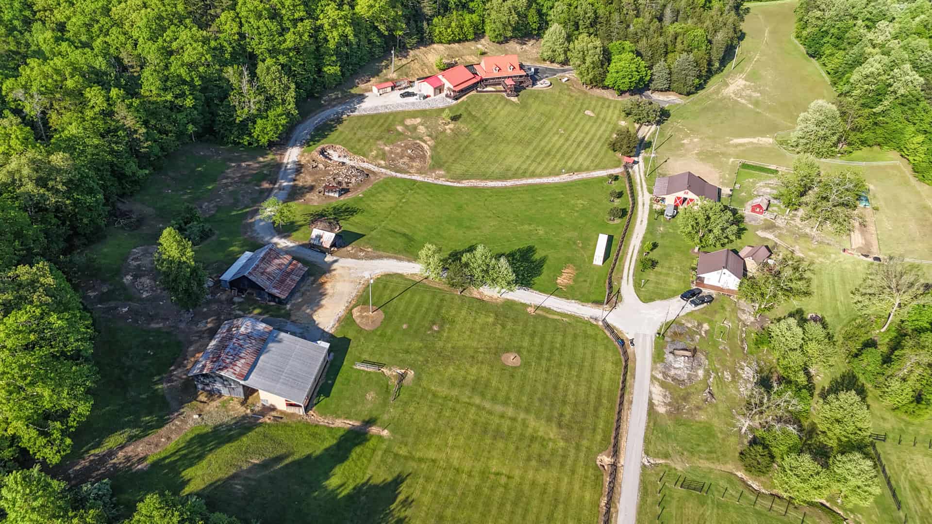 Home & cabins for sale adjoining Daniel Boone National Forest in KY