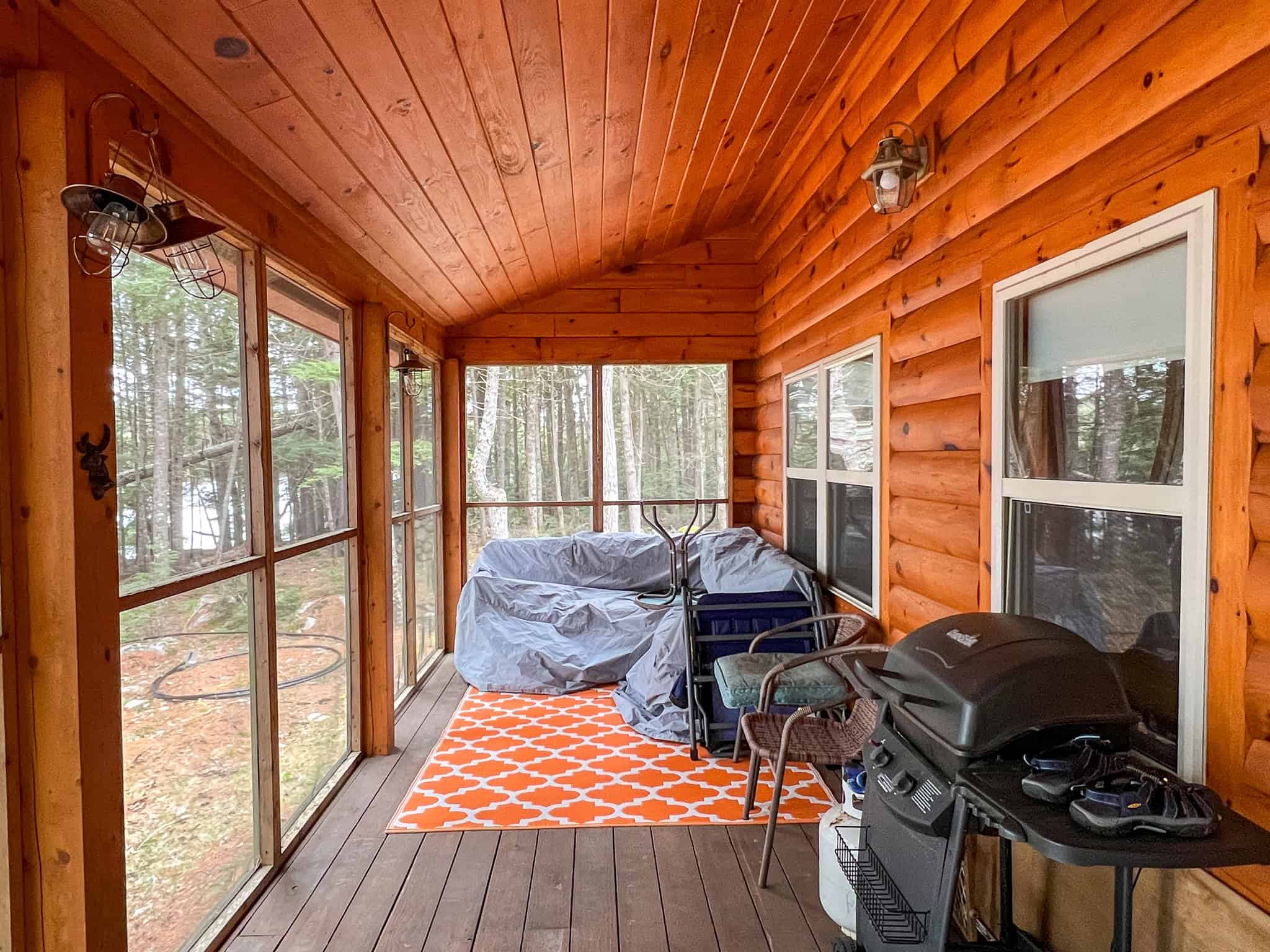 Maine Lakefront Log Home