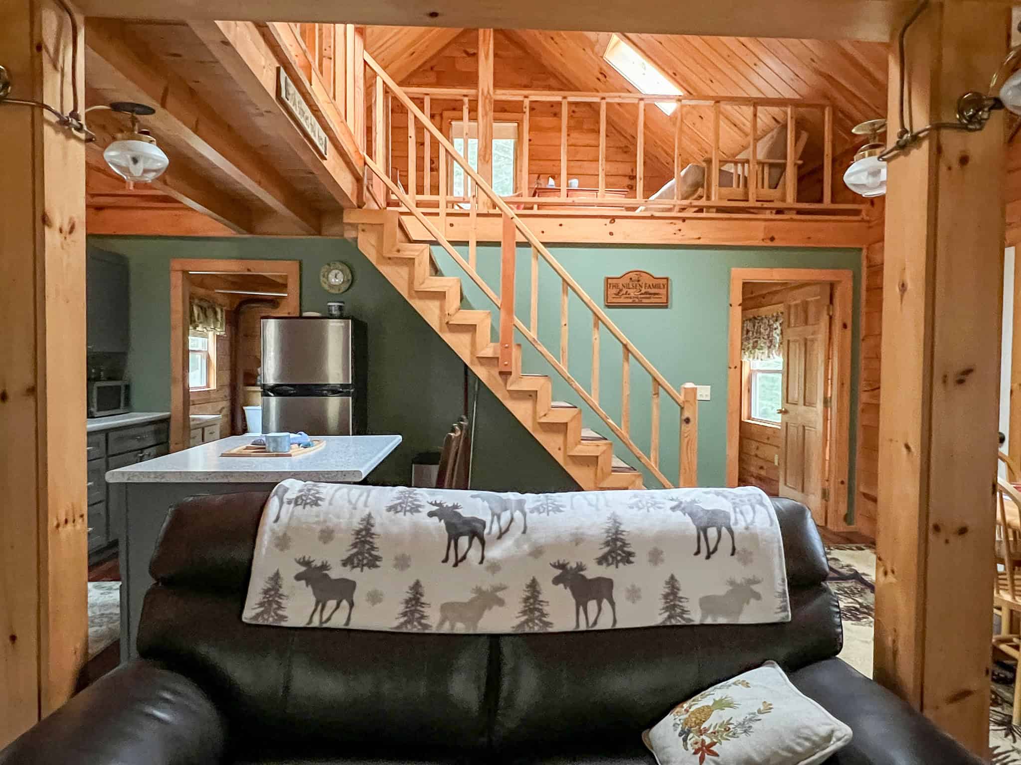 Maine Lakefront Log Home