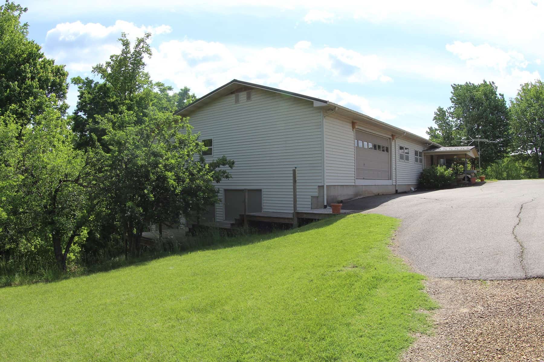 Prime Hunting and Recreational Paradise in Stuart, VA