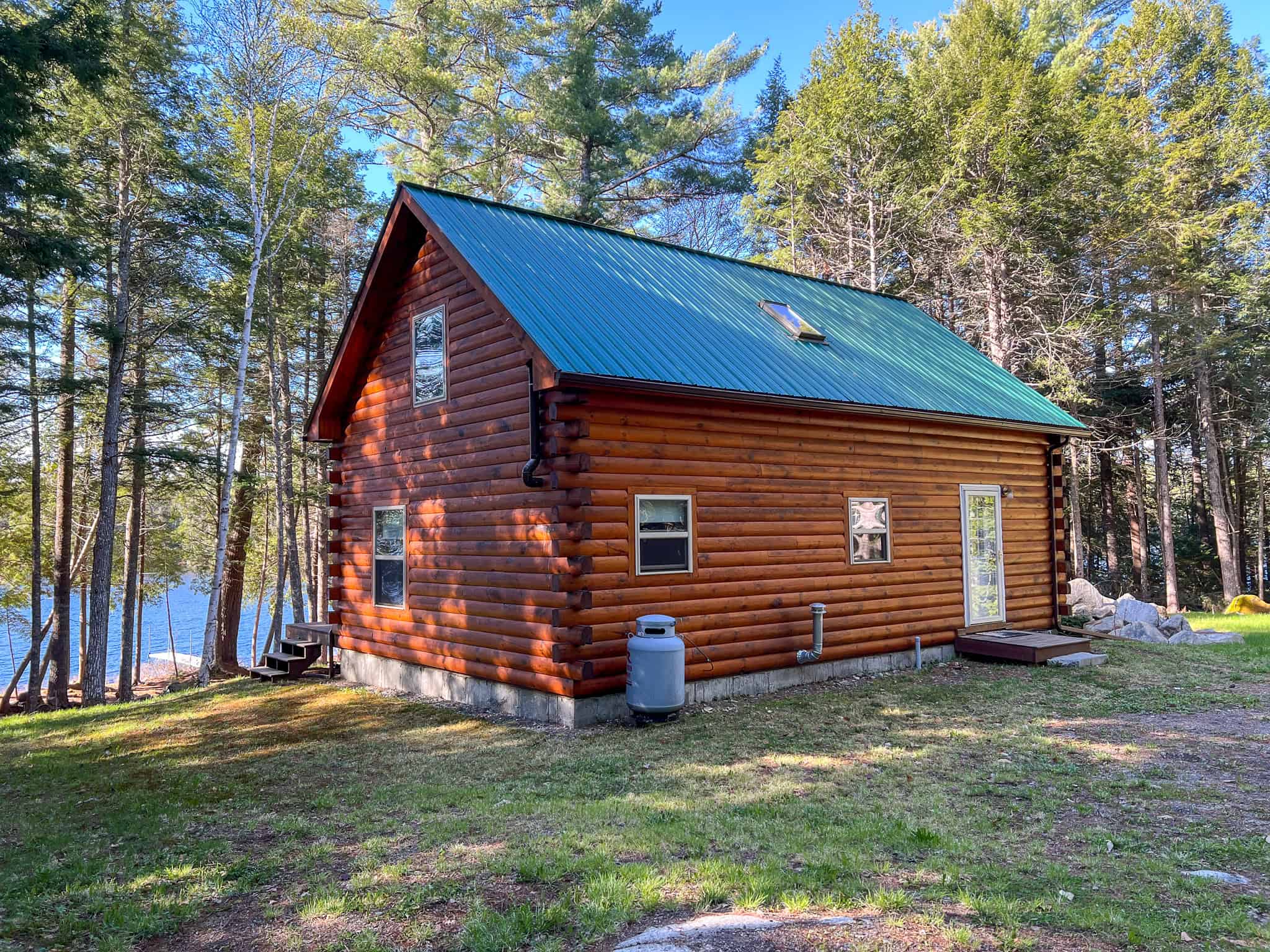 Maine Lakefront Log Home