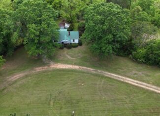 Farmhouse With Land For Sale In Selma, Alabama