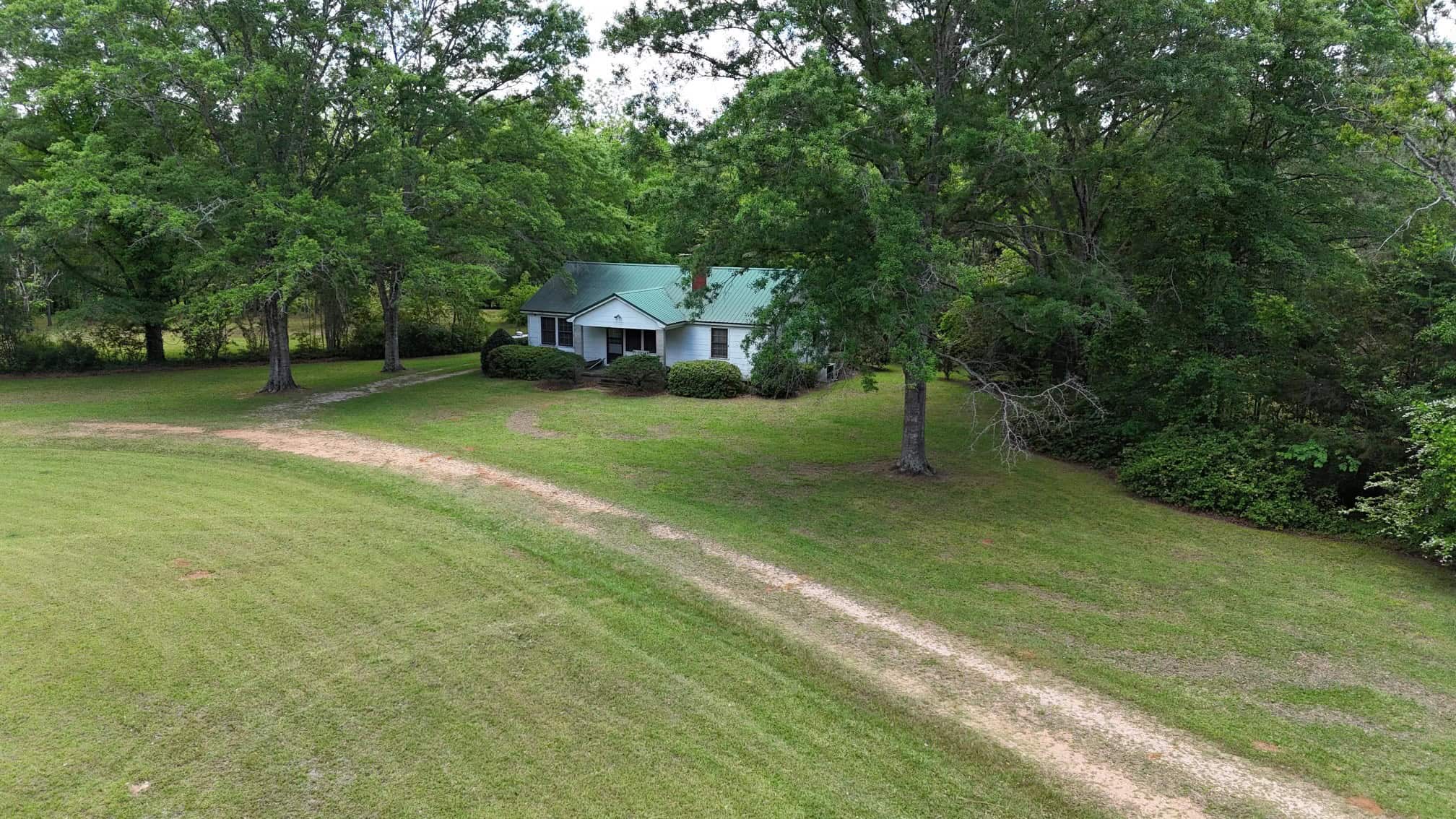 Farmhouse With Land For Sale In Selma, Alabama