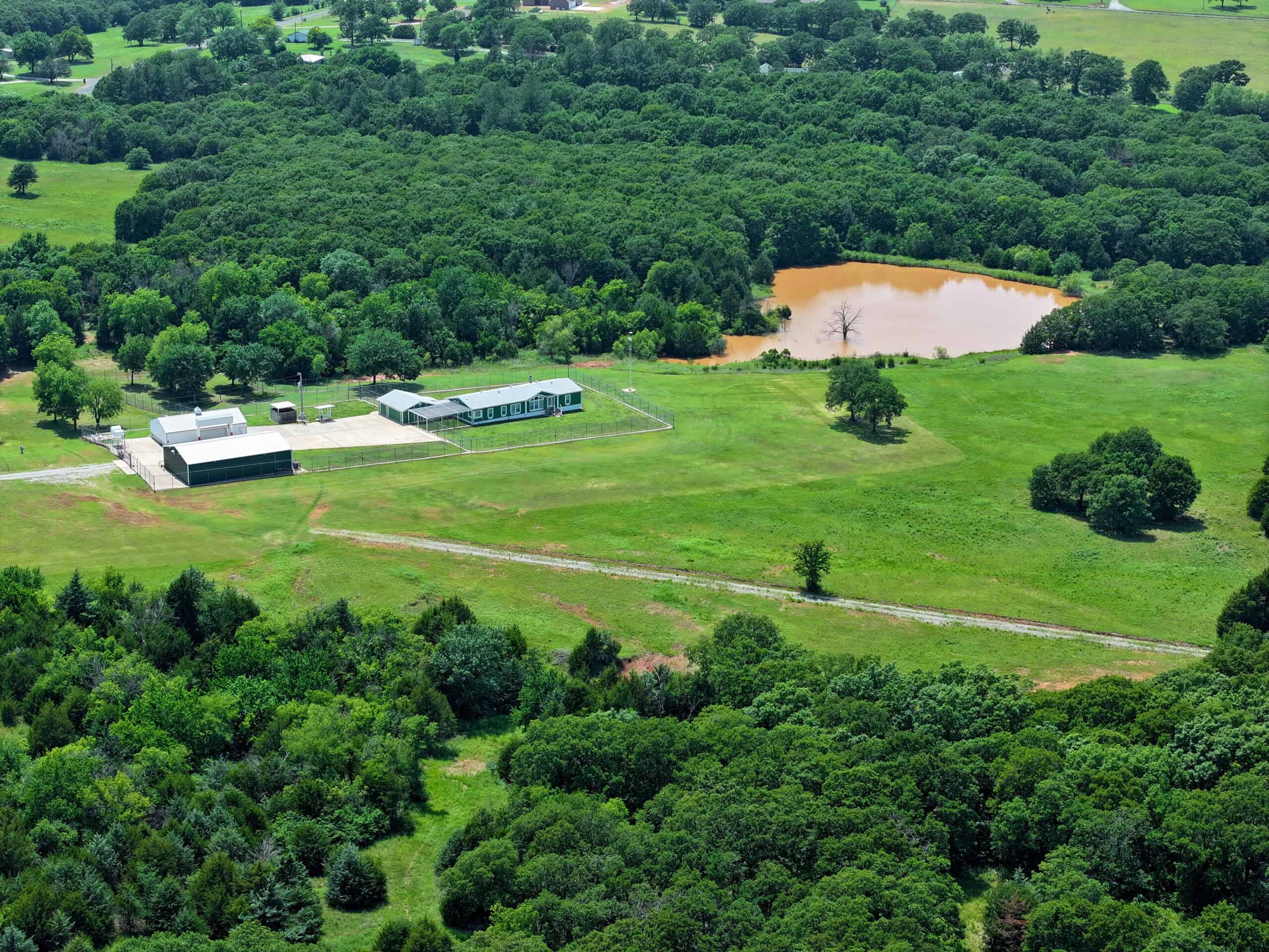 COUNTRY HOME AND RECREATIONAL LAND FOR SALE, MEEKER, OK