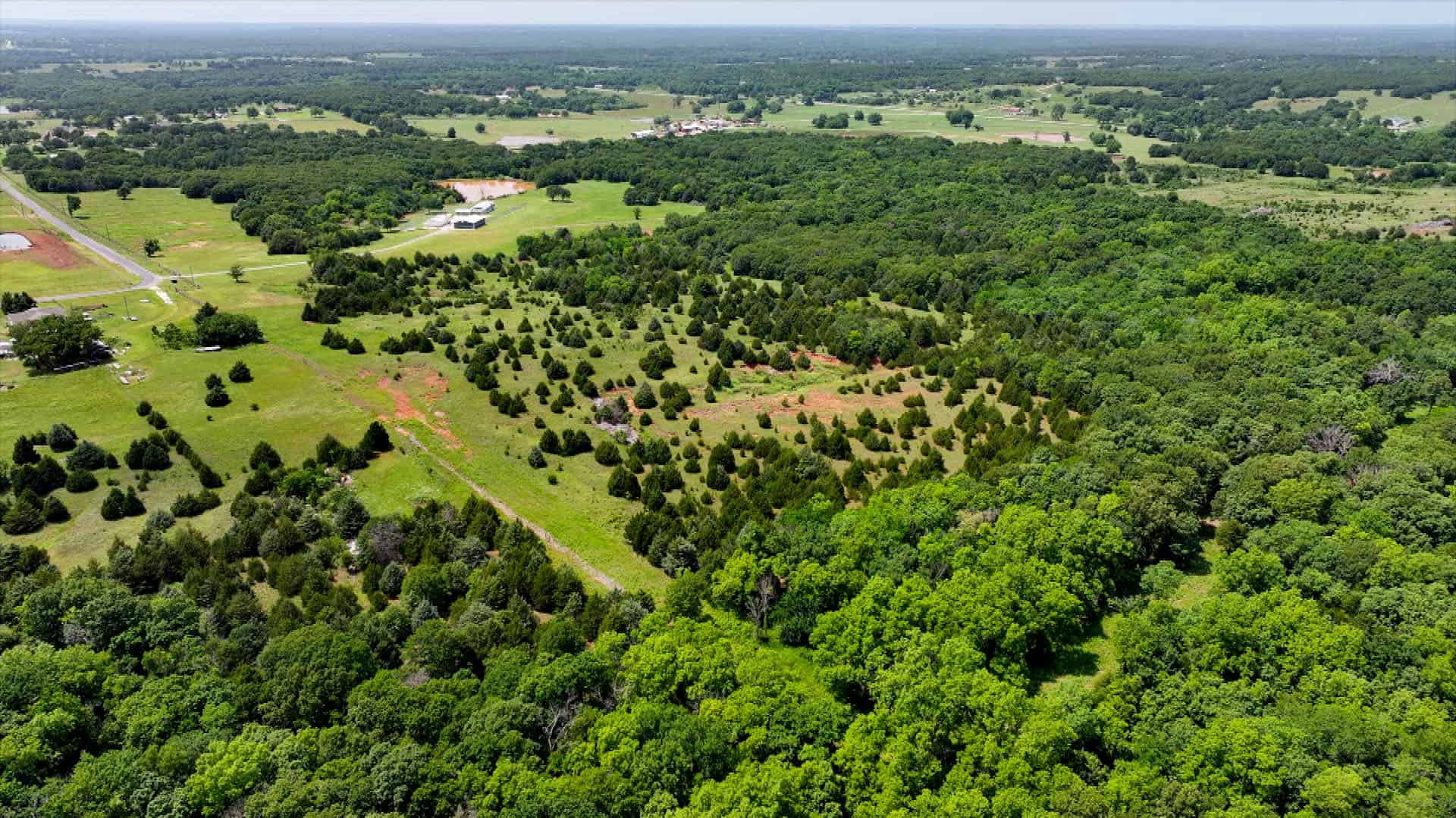 COUNTRY HOME AND RECREATIONAL LAND FOR SALE, MEEKER, OK