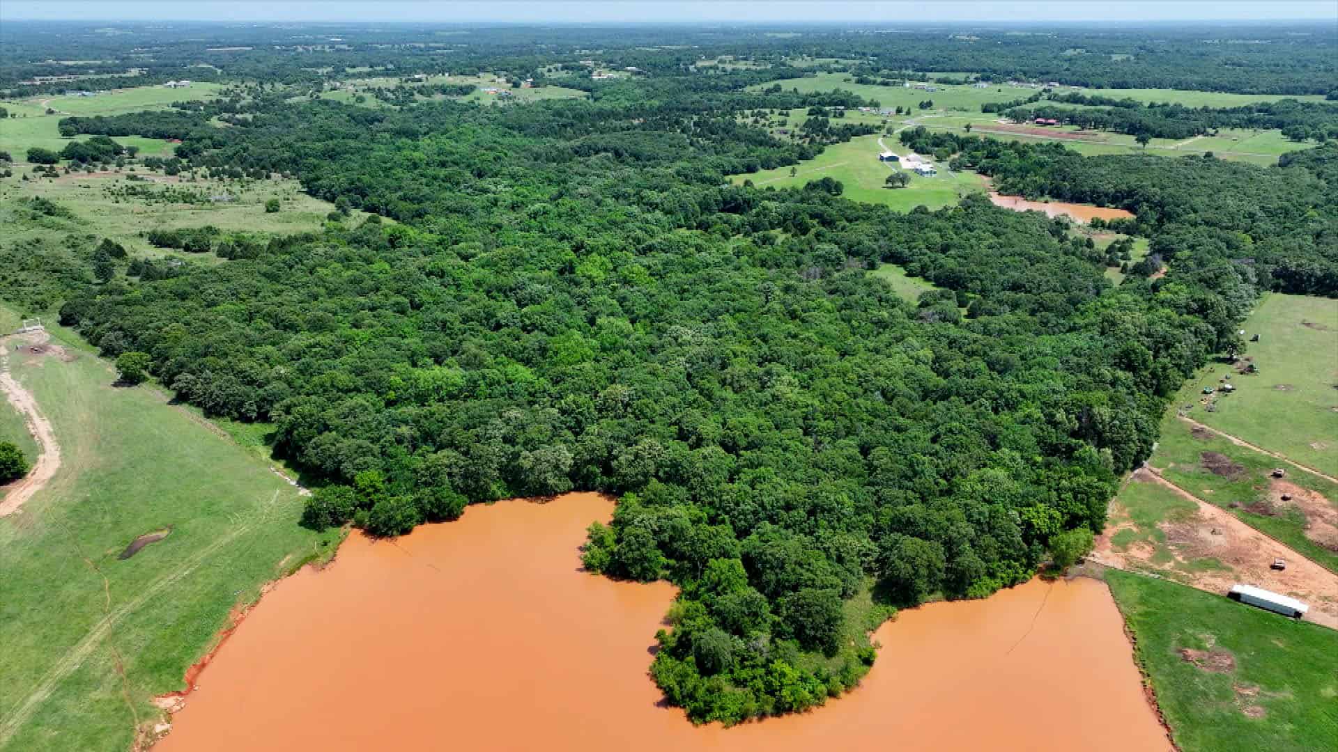 COUNTRY HOME AND RECREATIONAL LAND FOR SALE, MEEKER, OK