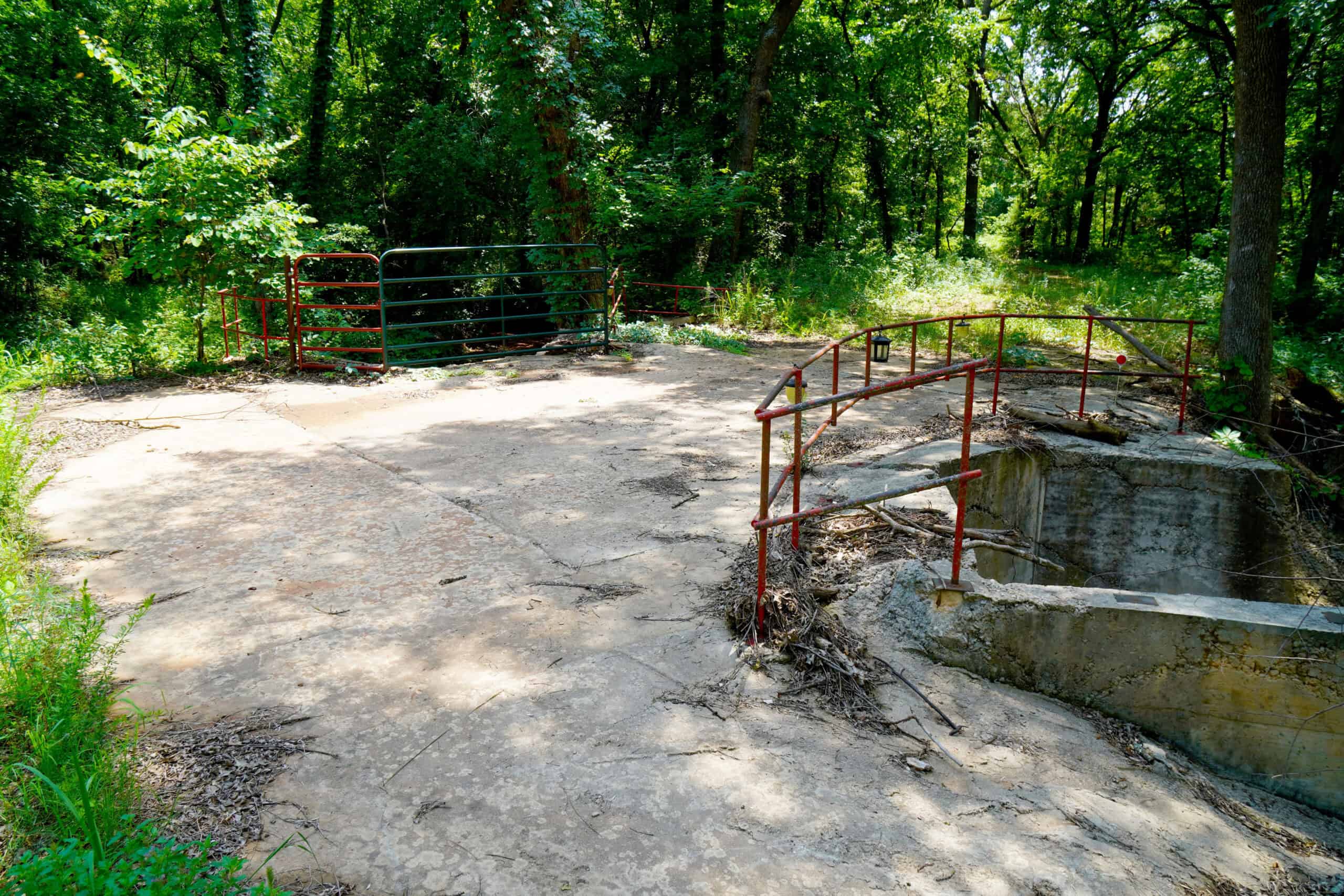 COUNTRY HOME AND RECREATIONAL LAND FOR SALE, MEEKER, OK