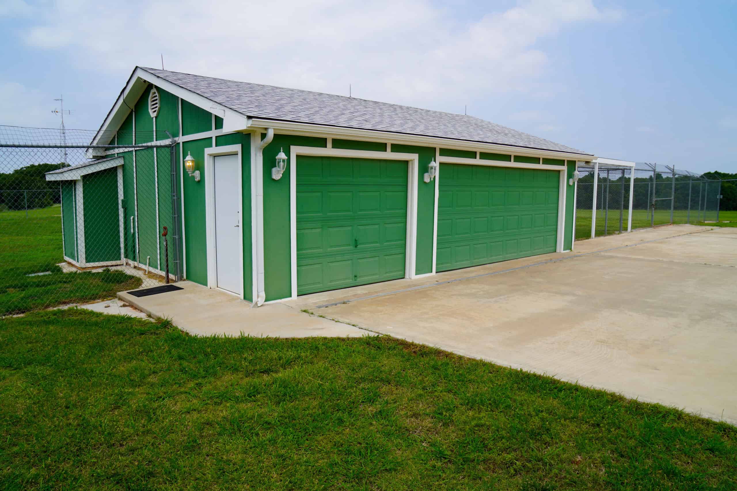COUNTRY HOME AND RECREATIONAL LAND FOR SALE, MEEKER, OK