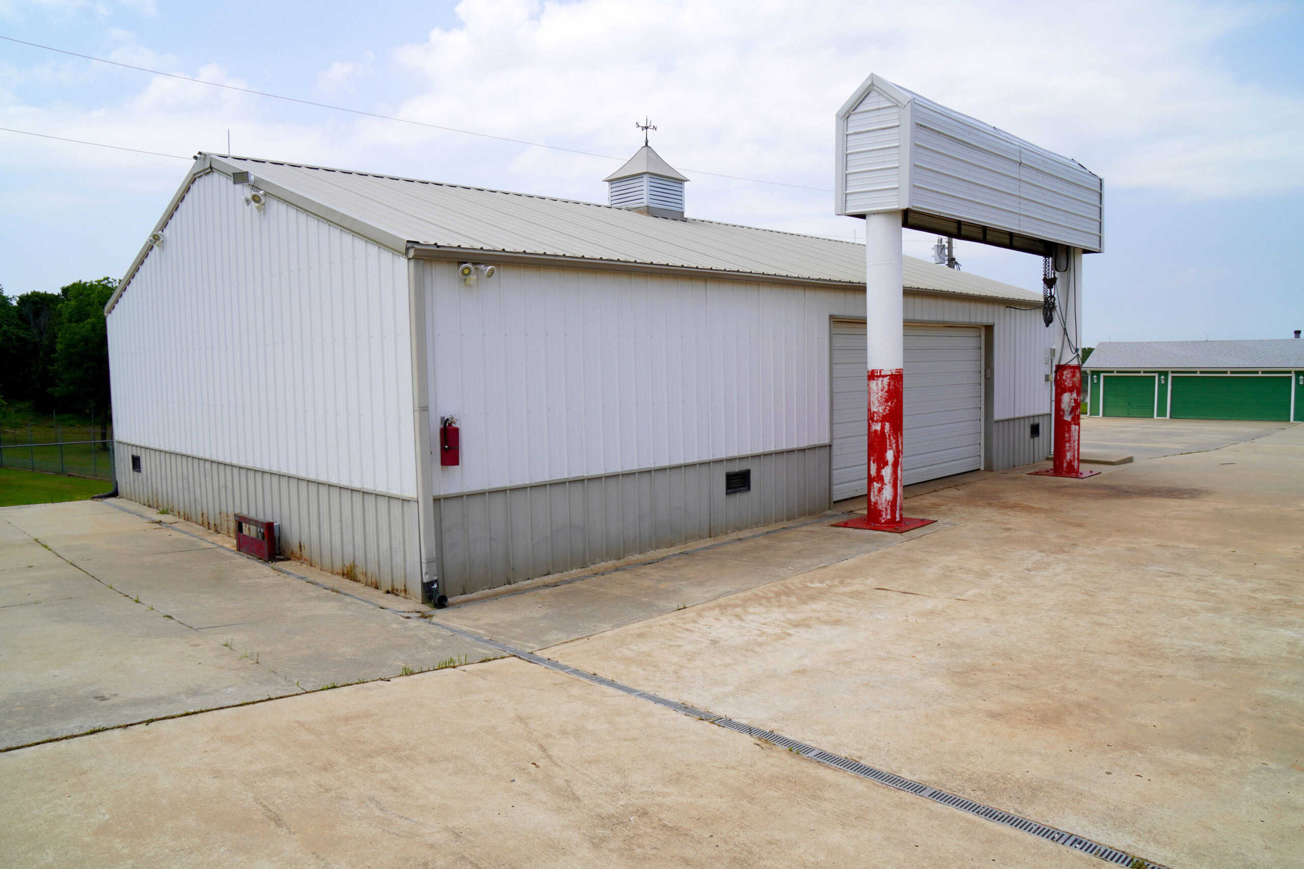 COUNTRY HOME AND RECREATIONAL LAND FOR SALE, MEEKER, OK