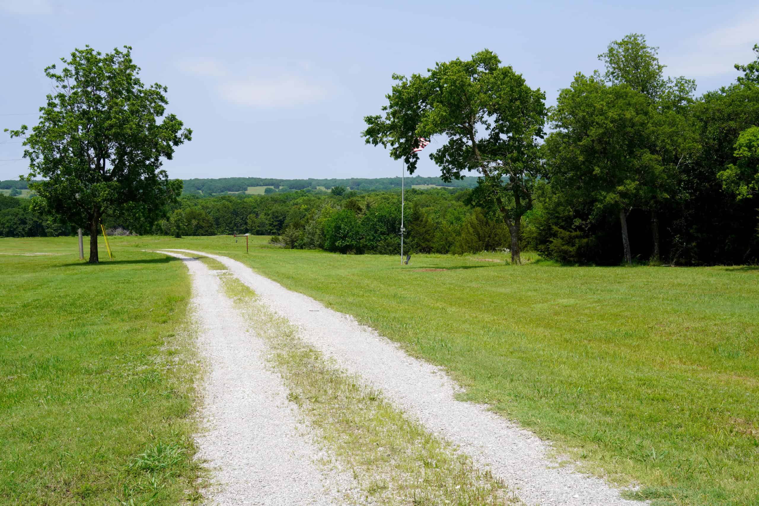 COUNTRY HOME AND RECREATIONAL LAND FOR SALE, MEEKER, OK