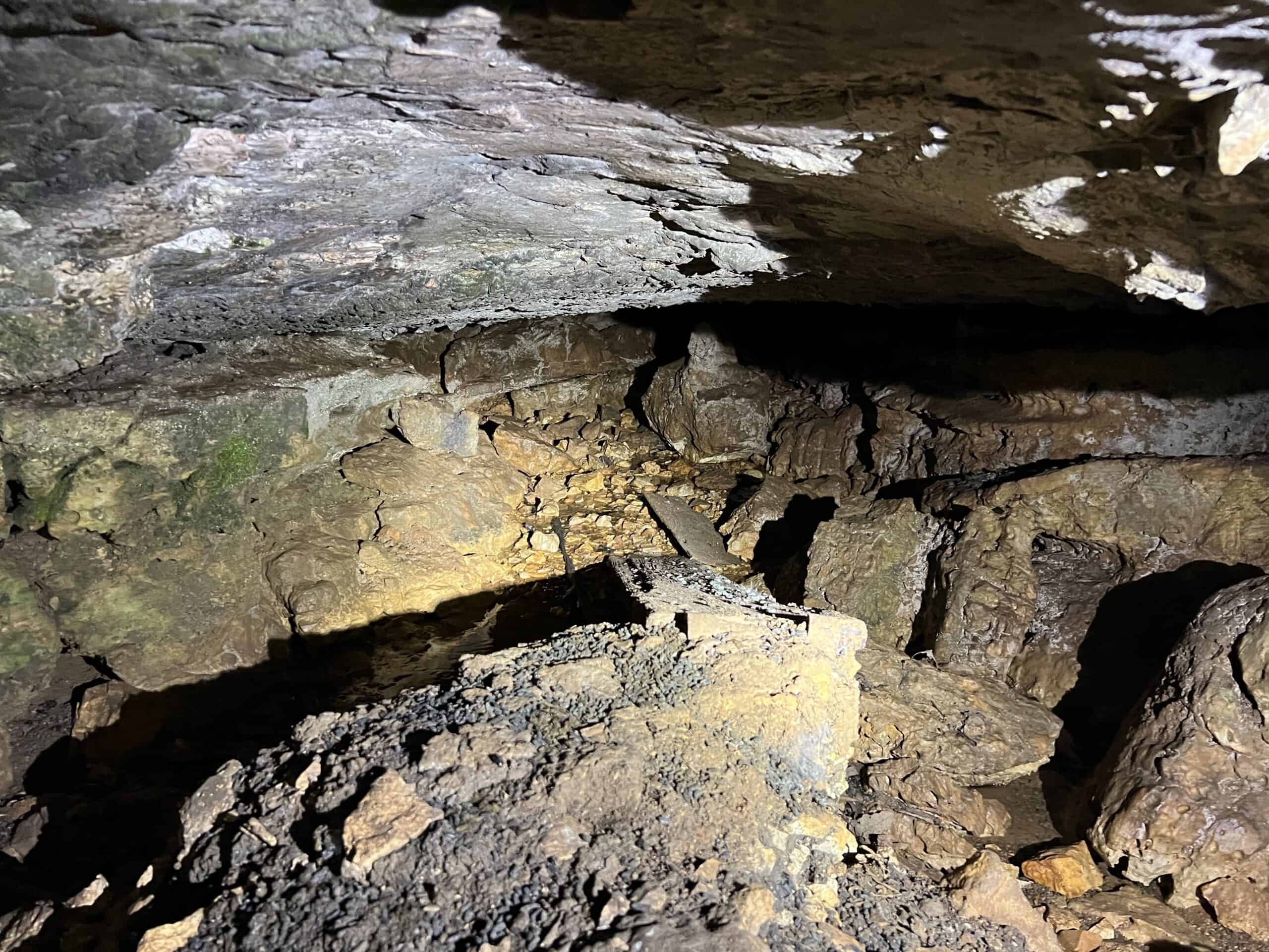 OZARKS  HUNTING & RECREATIONAL ACREAGE WITH A CAVE IN ARKANSAS