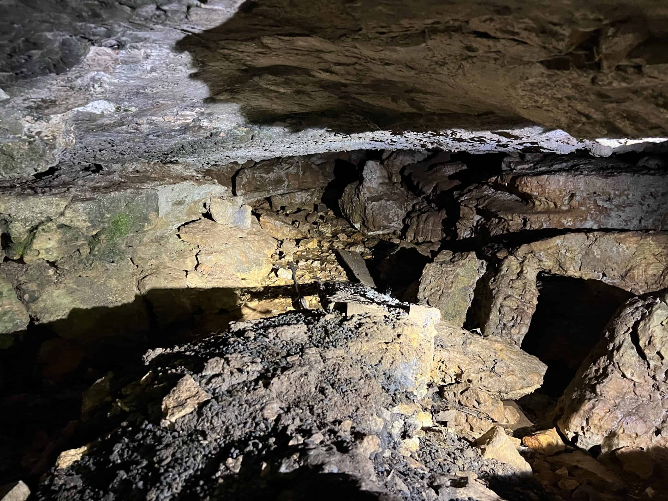 OZARKS  HUNTING & RECREATIONAL ACREAGE WITH A CAVE IN ARKANSAS