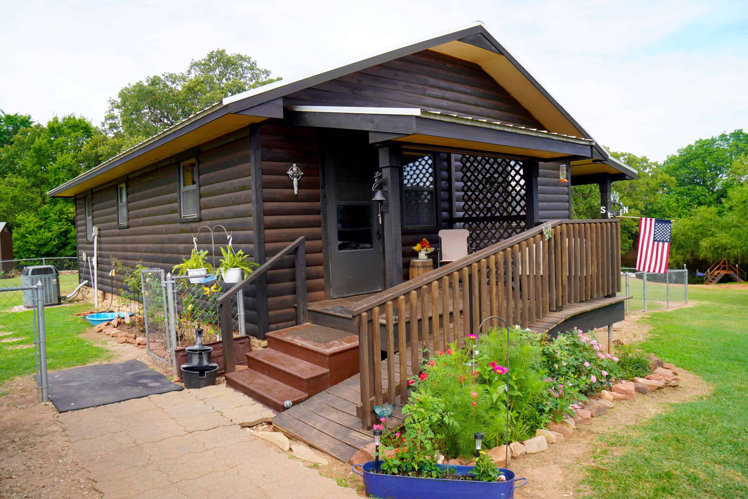Cabin, Pond and Land For Sale, Perkins, Oklahoma