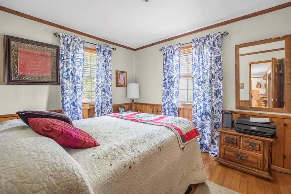Country Home for Sale with Pond, Barn, Shops Marion Co, MS