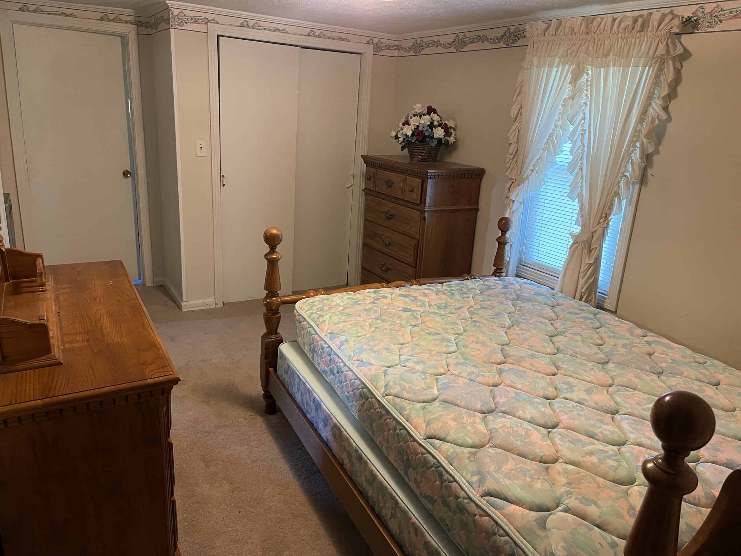 COUNTRY HOME FOR SALE IN MCNAIRY TN WITH 79.2 AC   – WHITE TAILED DEER HUNTING LAND – NO RESTRICTIONS