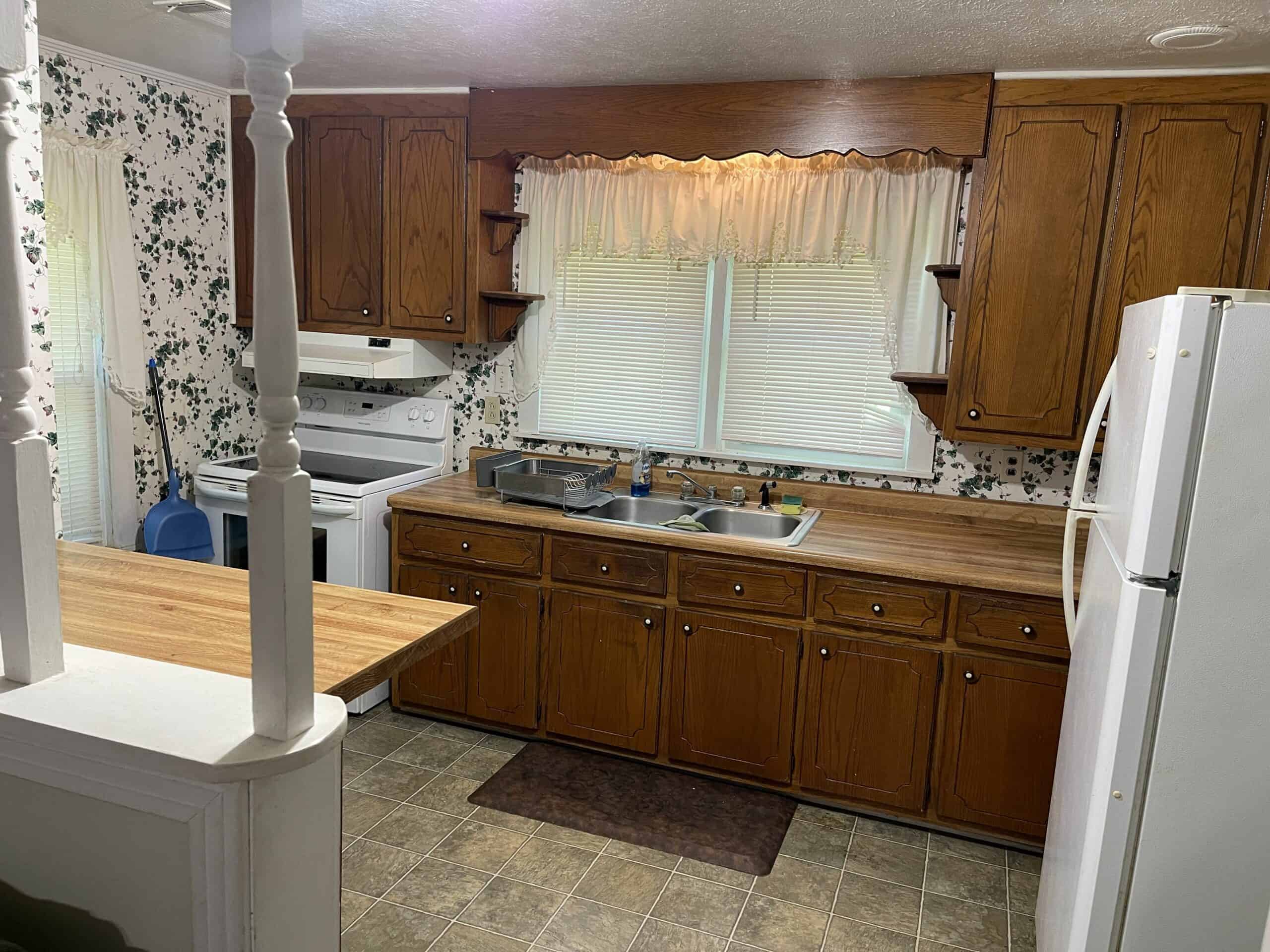 COUNTRY HOME FOR SALE IN MCNAIRY TN WITH 79.2 AC   – WHITE TAILED DEER HUNTING LAND – NO RESTRICTIONS