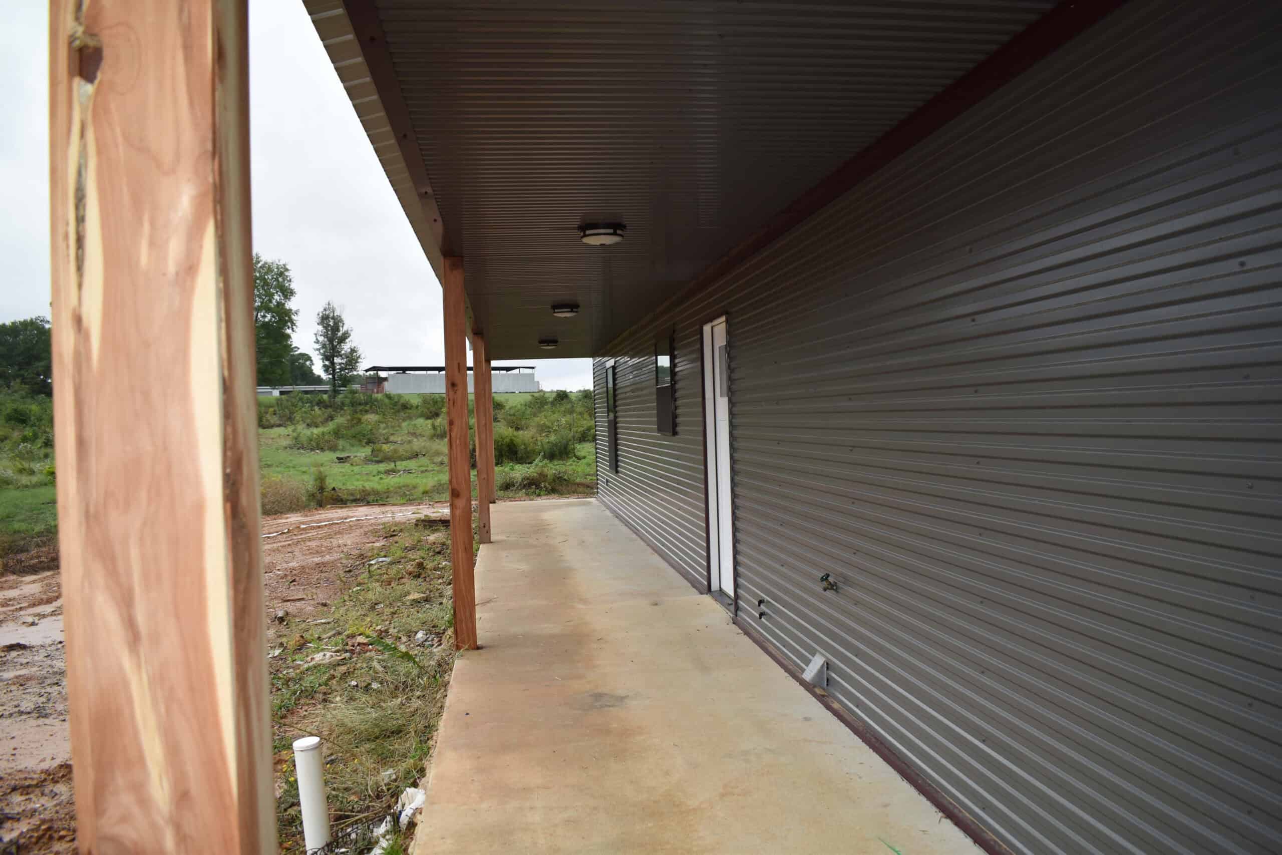 Country Home For Sale with Acreage in Atlanta, Texas