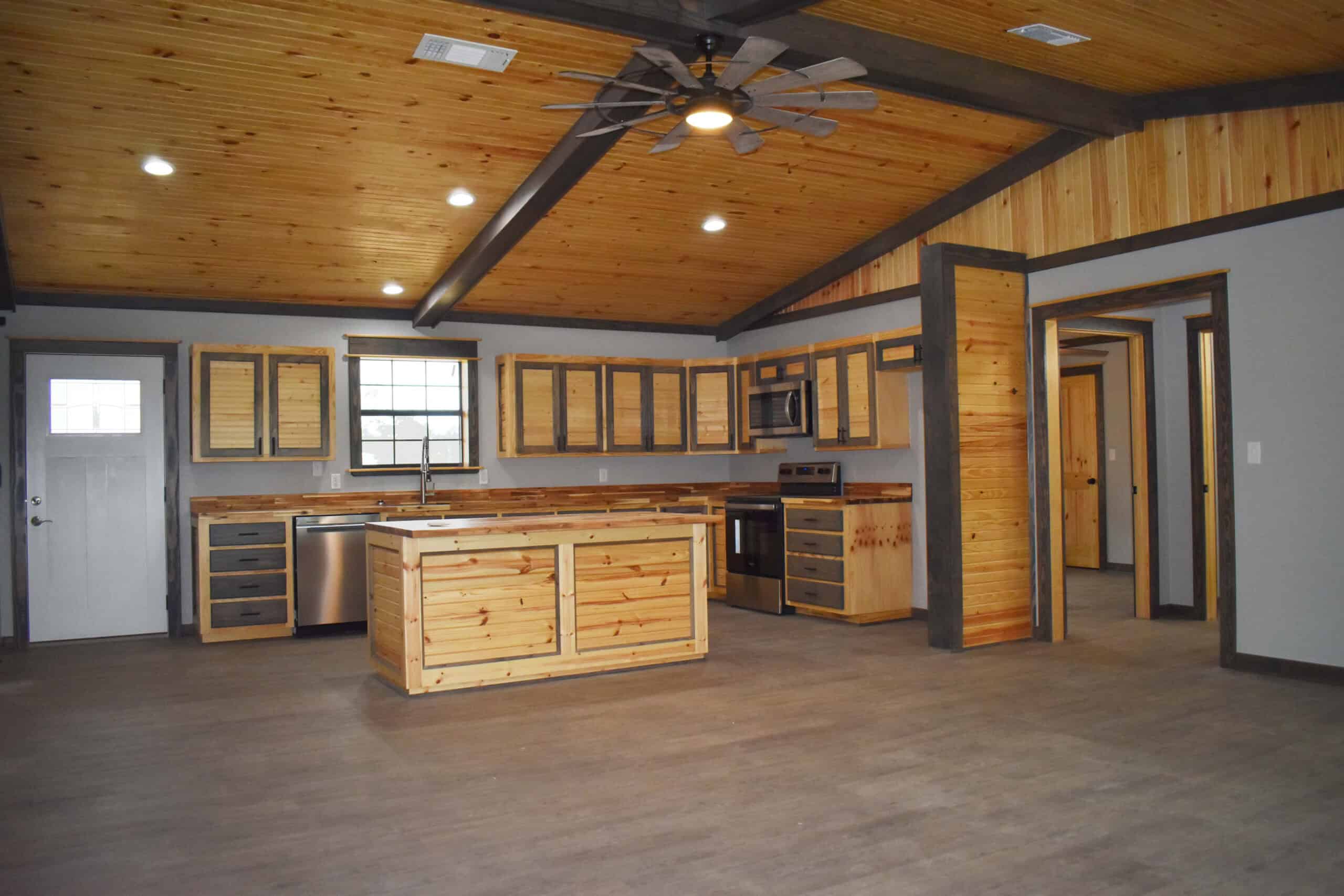 Country Home For Sale with Acreage in Atlanta, Texas