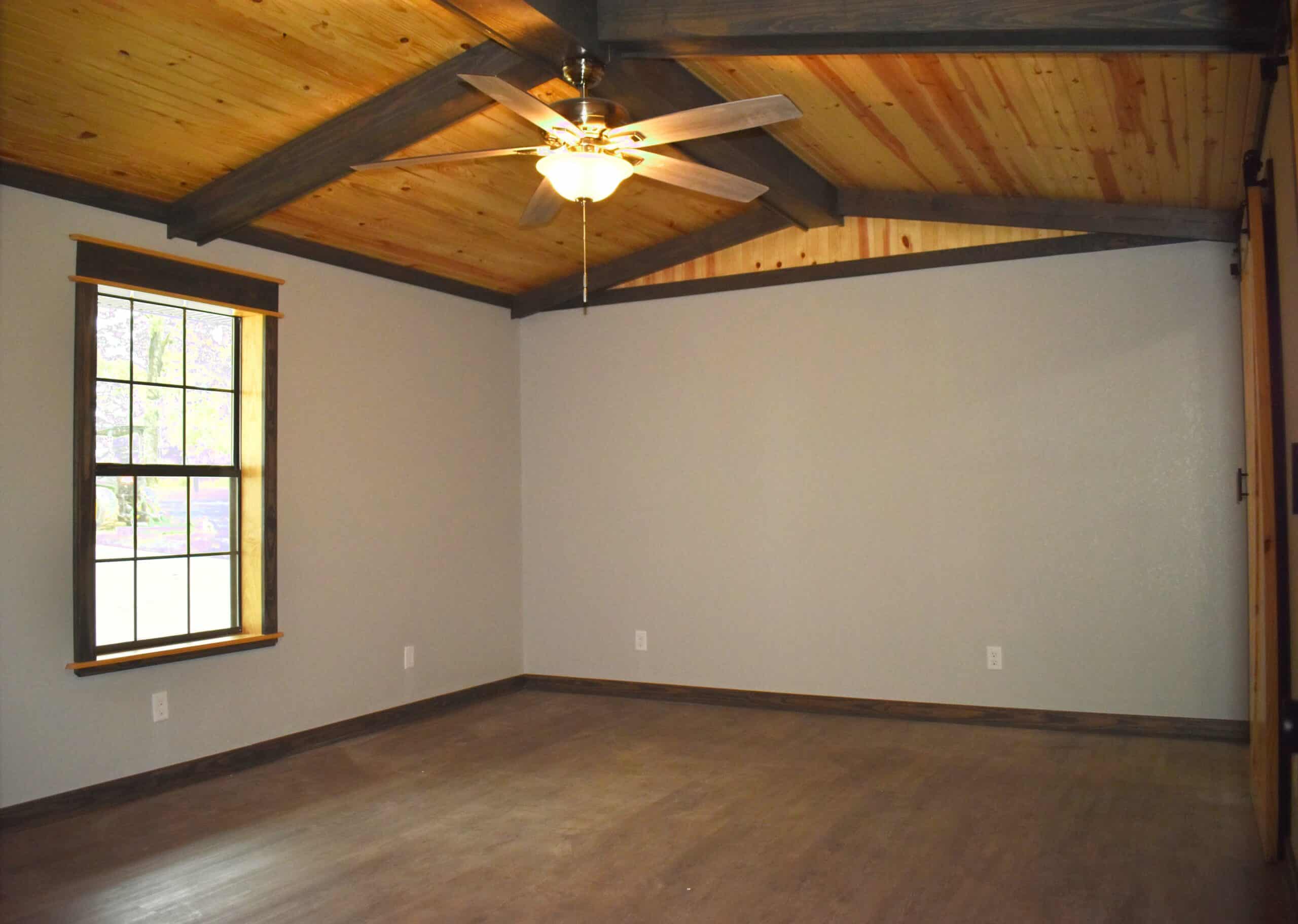 Country Home For Sale with Acreage in Atlanta, Texas