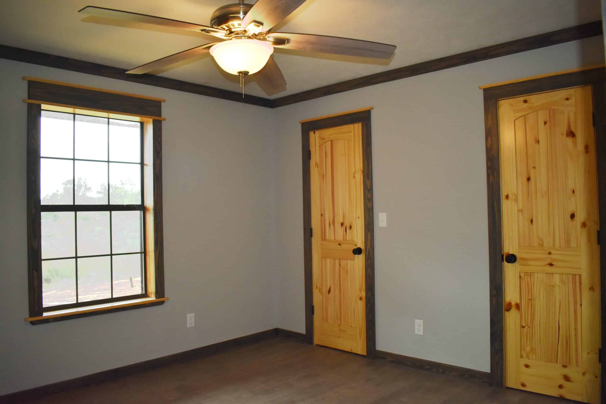 Country Home For Sale with Acreage in Atlanta, Texas