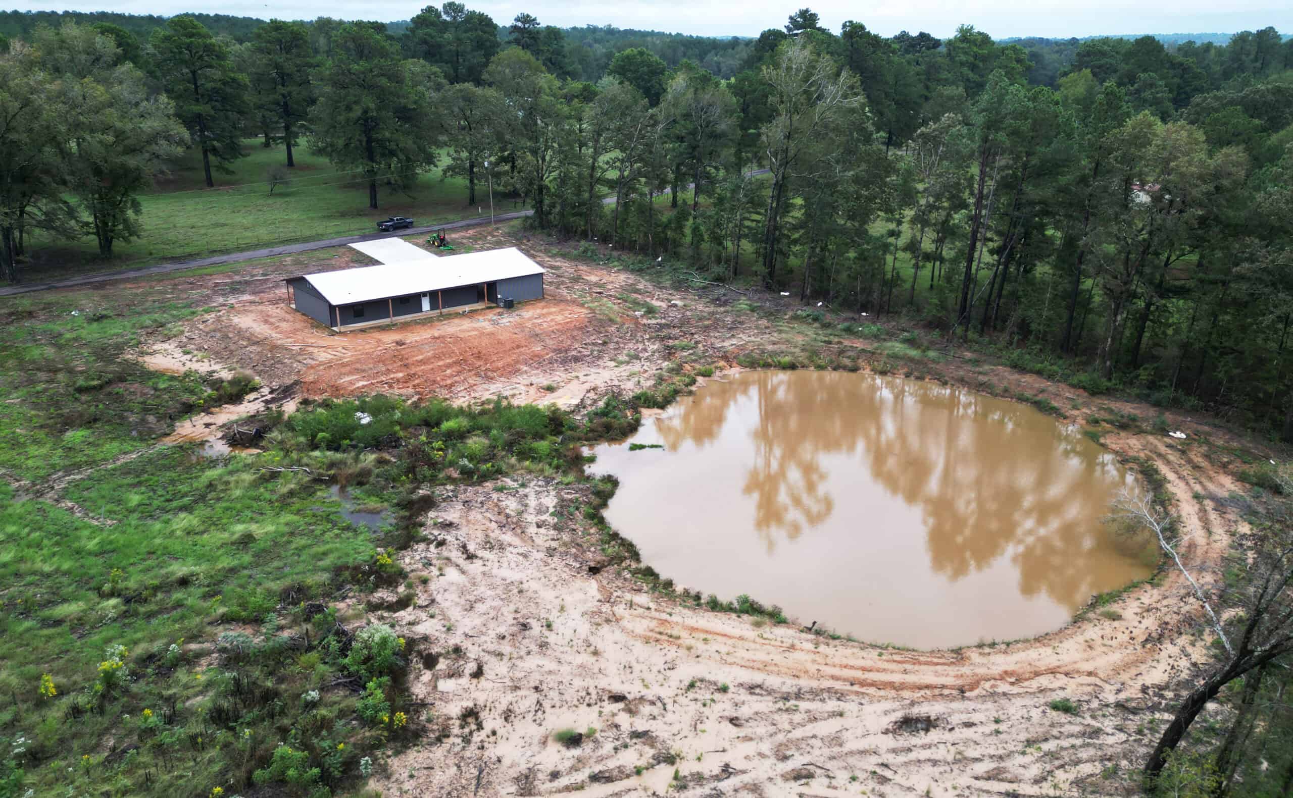 Country Home For Sale with Acreage in Atlanta, Texas