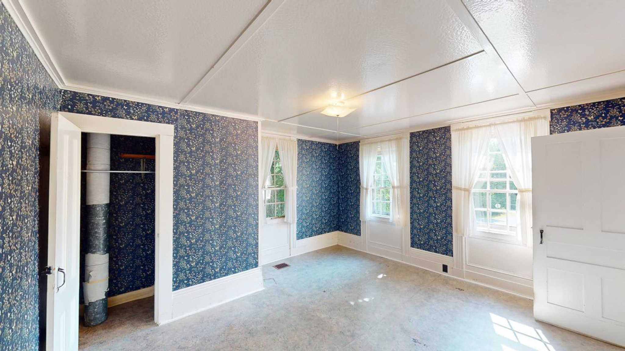 New Englander Home in the Country