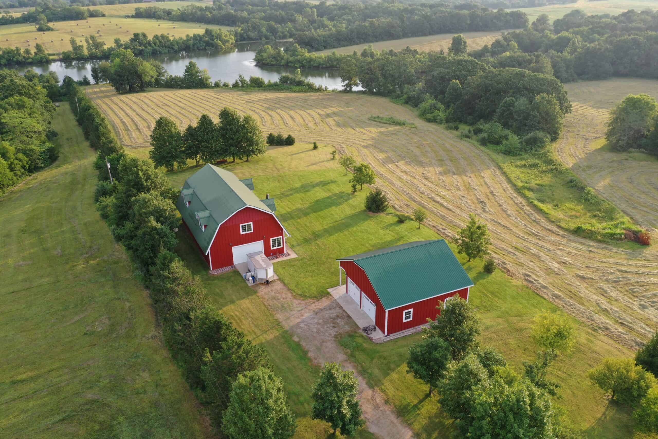 Home & Outbuildings on Acreage in Gentry County
