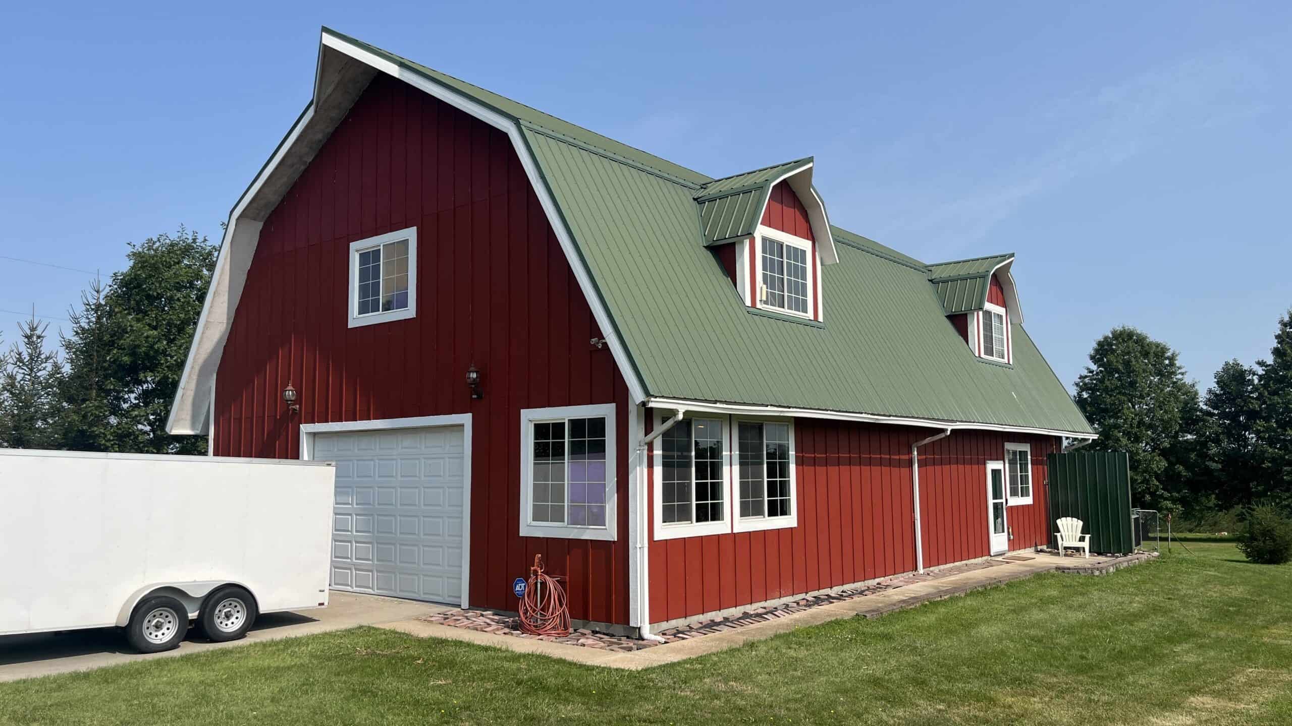 Home & Outbuildings on Acreage in Gentry County